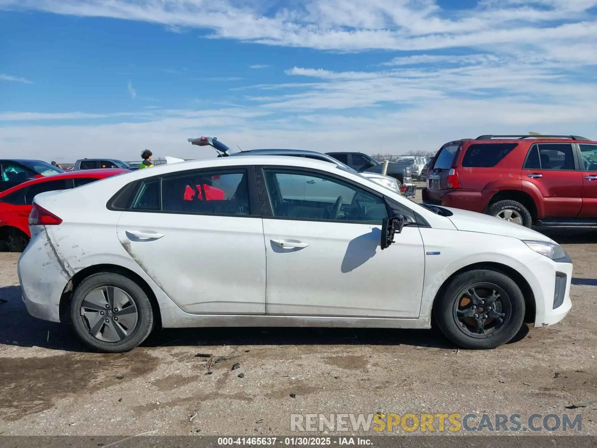 14 Photograph of a damaged car KMHC65LC4LU243088 HYUNDAI IONIQ HYBRID 2020
