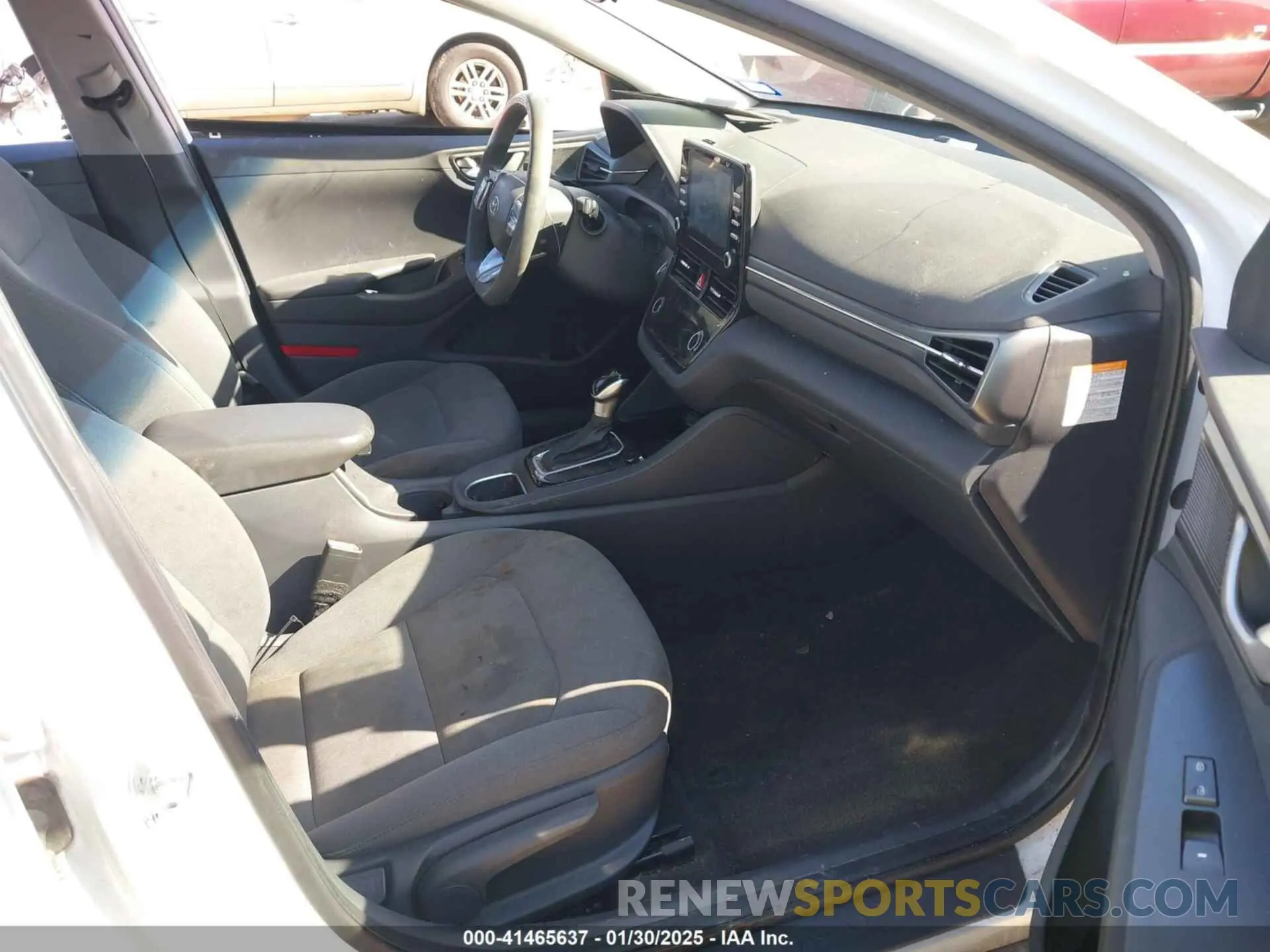 5 Photograph of a damaged car KMHC65LC4LU243088 HYUNDAI IONIQ HYBRID 2020