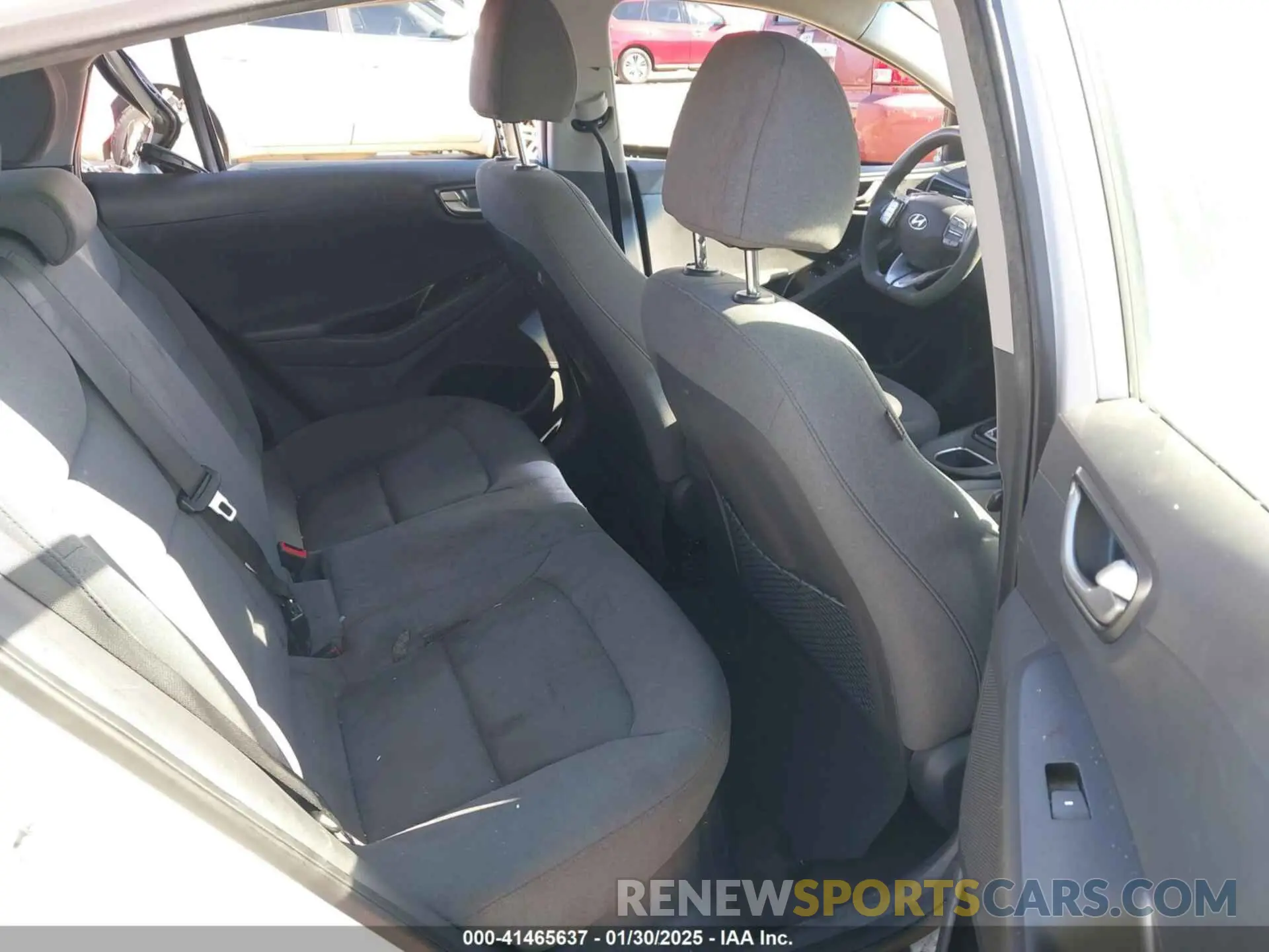 8 Photograph of a damaged car KMHC65LC4LU243088 HYUNDAI IONIQ HYBRID 2020