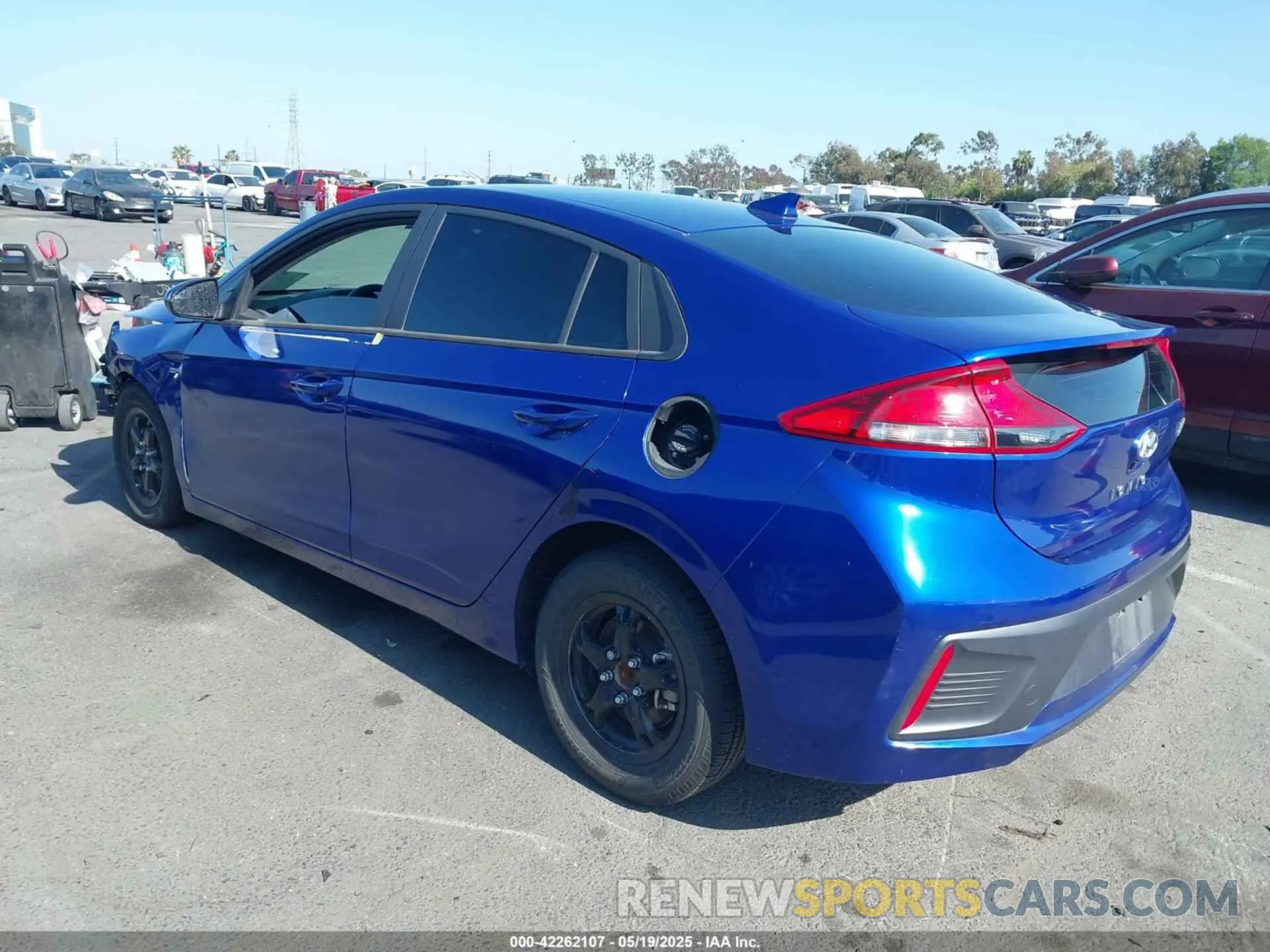3 Фотография поврежденного автомобиля KMHC65LC5LU226171 HYUNDAI IONIQ HYBRID 2020
