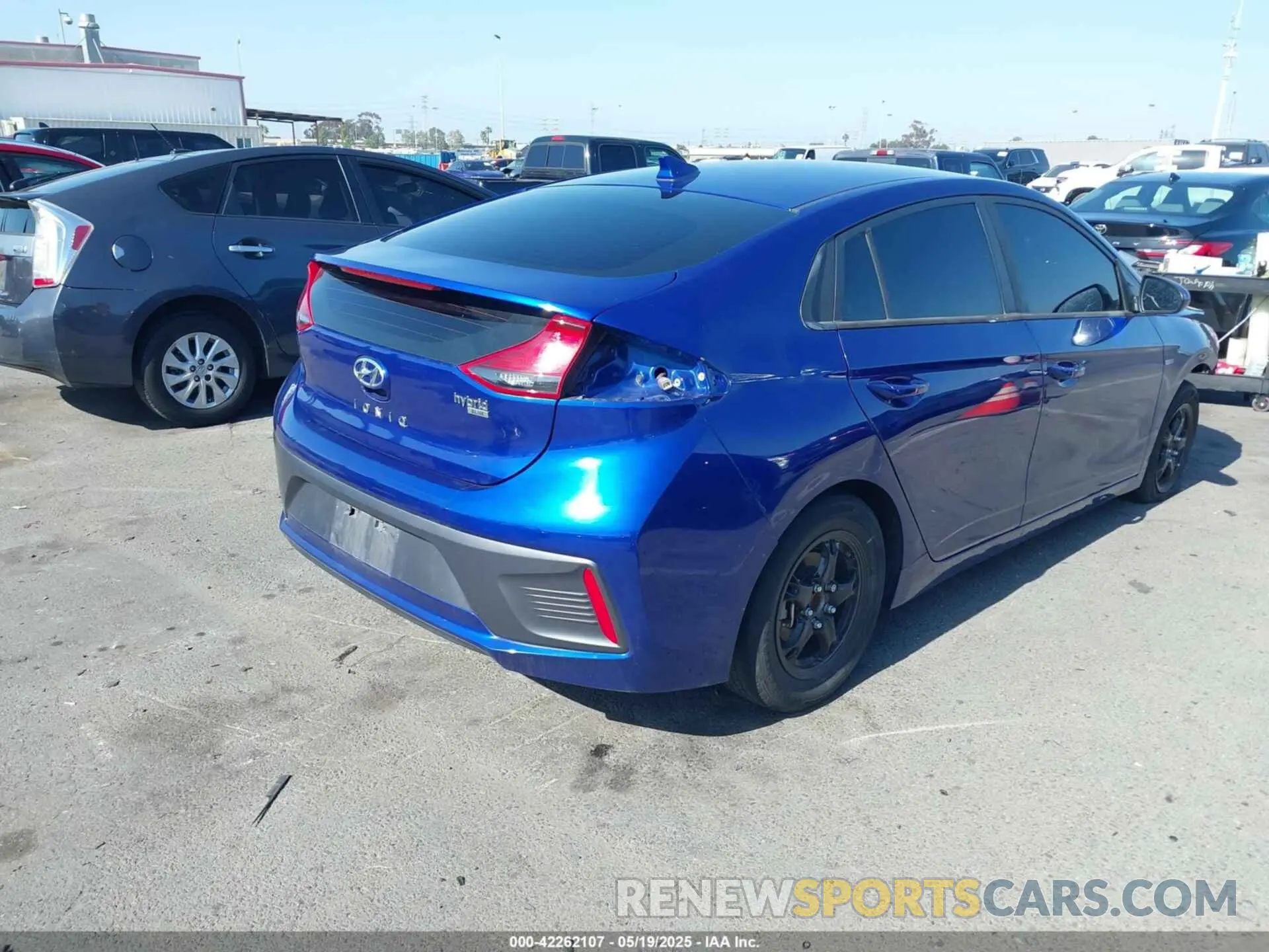 4 Фотография поврежденного автомобиля KMHC65LC5LU226171 HYUNDAI IONIQ HYBRID 2020