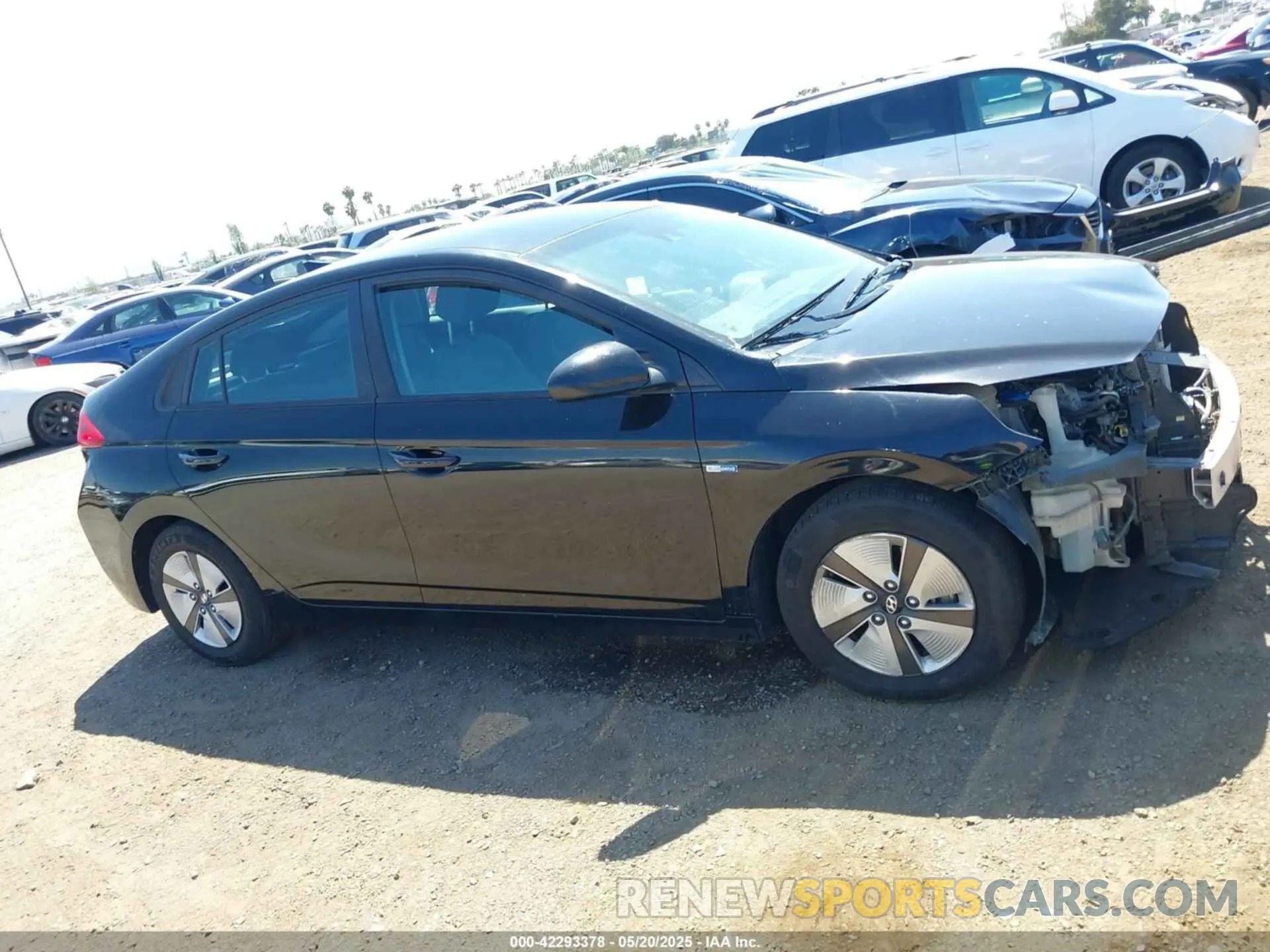 14 Photograph of a damaged car KMHC65LC5LU235114 HYUNDAI IONIQ HYBRID 2020