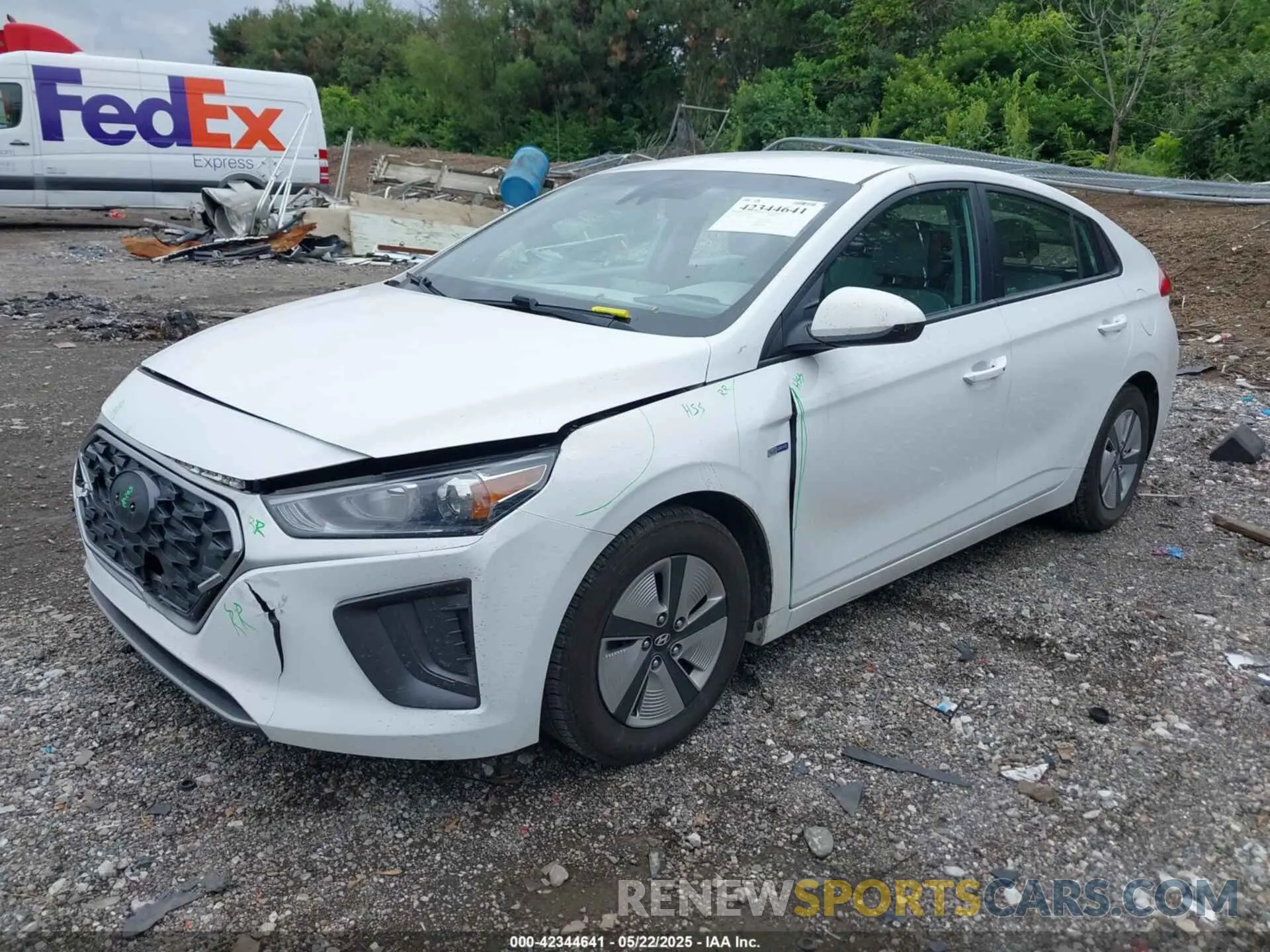 2 Photograph of a damaged car KMHC65LC8LU215813 HYUNDAI IONIQ HYBRID 2020