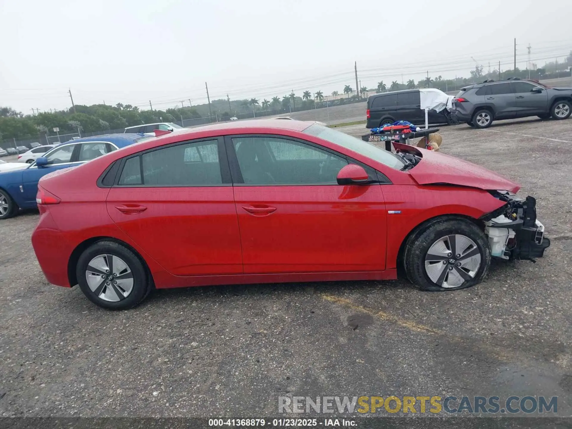 13 Фотография поврежденного автомобиля KMHC65LC8LU228688 HYUNDAI IONIQ HYBRID 2020