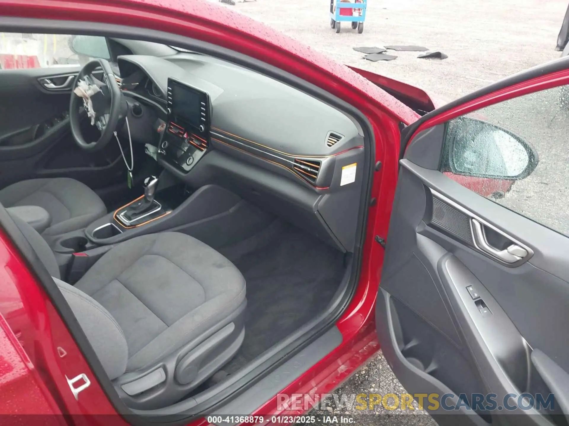 5 Фотография поврежденного автомобиля KMHC65LC8LU228688 HYUNDAI IONIQ HYBRID 2020