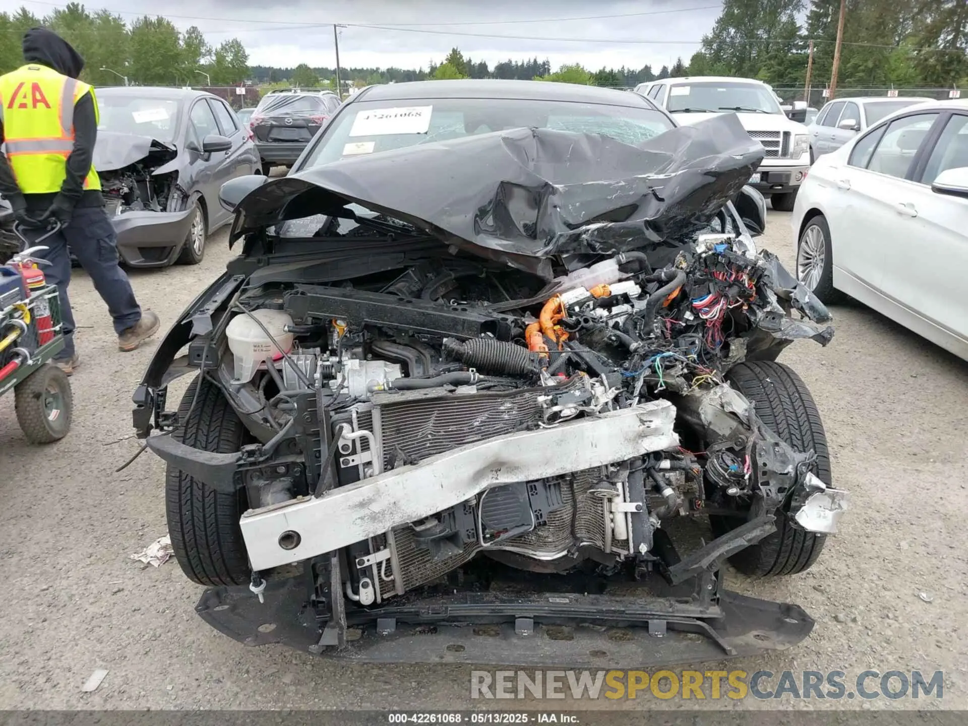 6 Photograph of a damaged car KMHC65LC8LU239058 HYUNDAI IONIQ HYBRID 2020