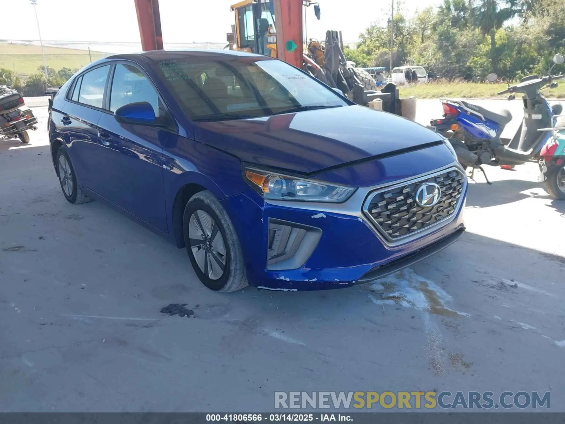 1 Фотография поврежденного автомобиля KMHC65LC8LU241795 HYUNDAI IONIQ HYBRID 2020