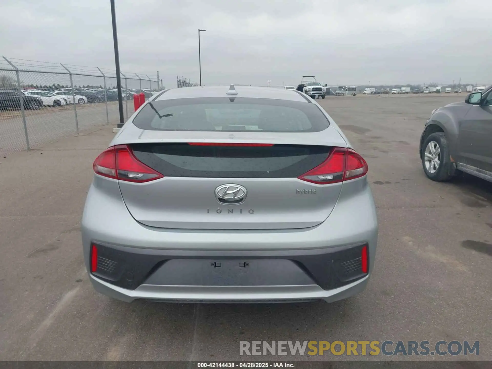 16 Фотография поврежденного автомобиля KMHC75LC0LU242355 HYUNDAI IONIQ HYBRID 2020
