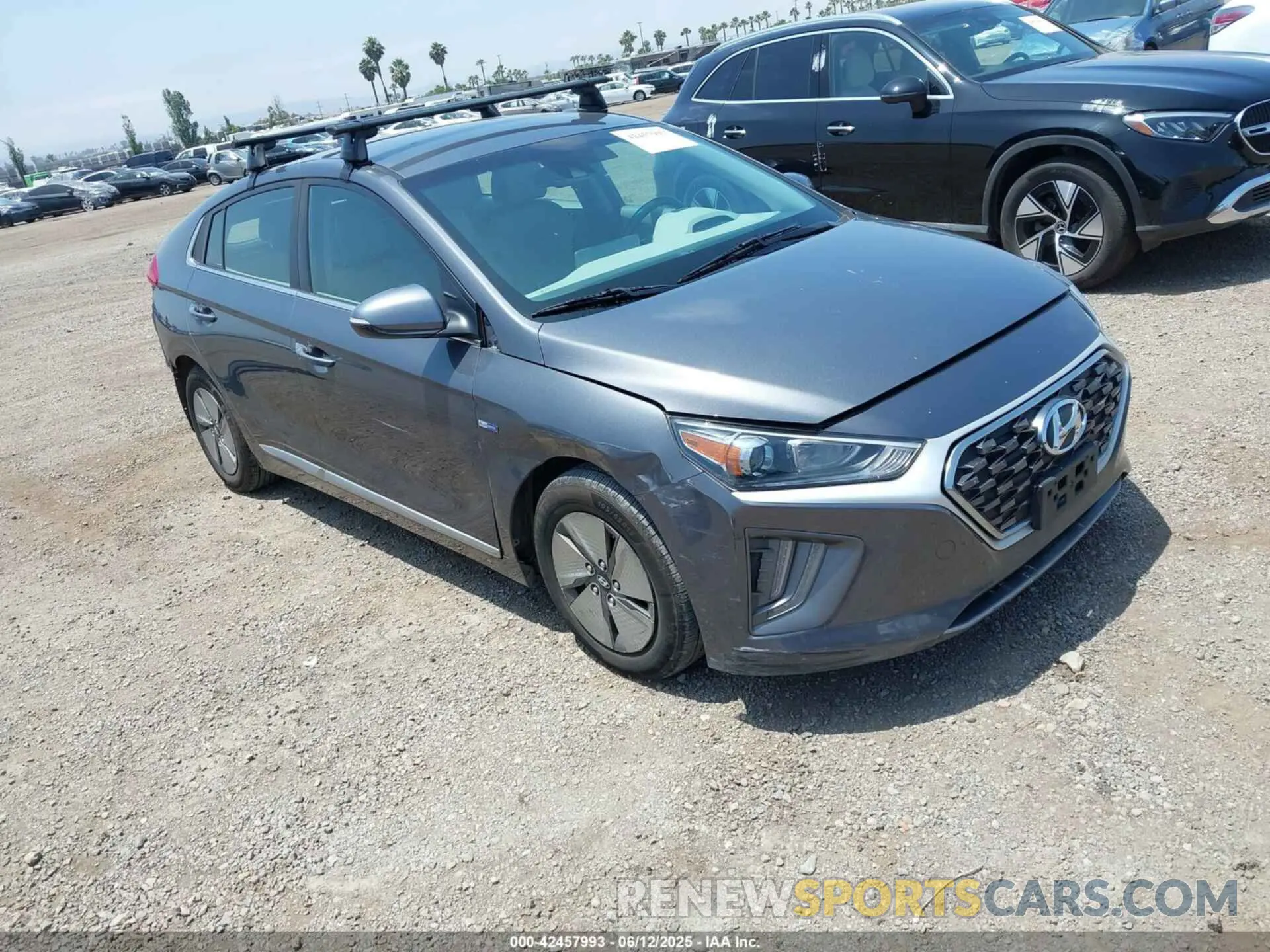 1 Photograph of a damaged car KMHC75LC2LU197824 HYUNDAI IONIQ HYBRID 2020