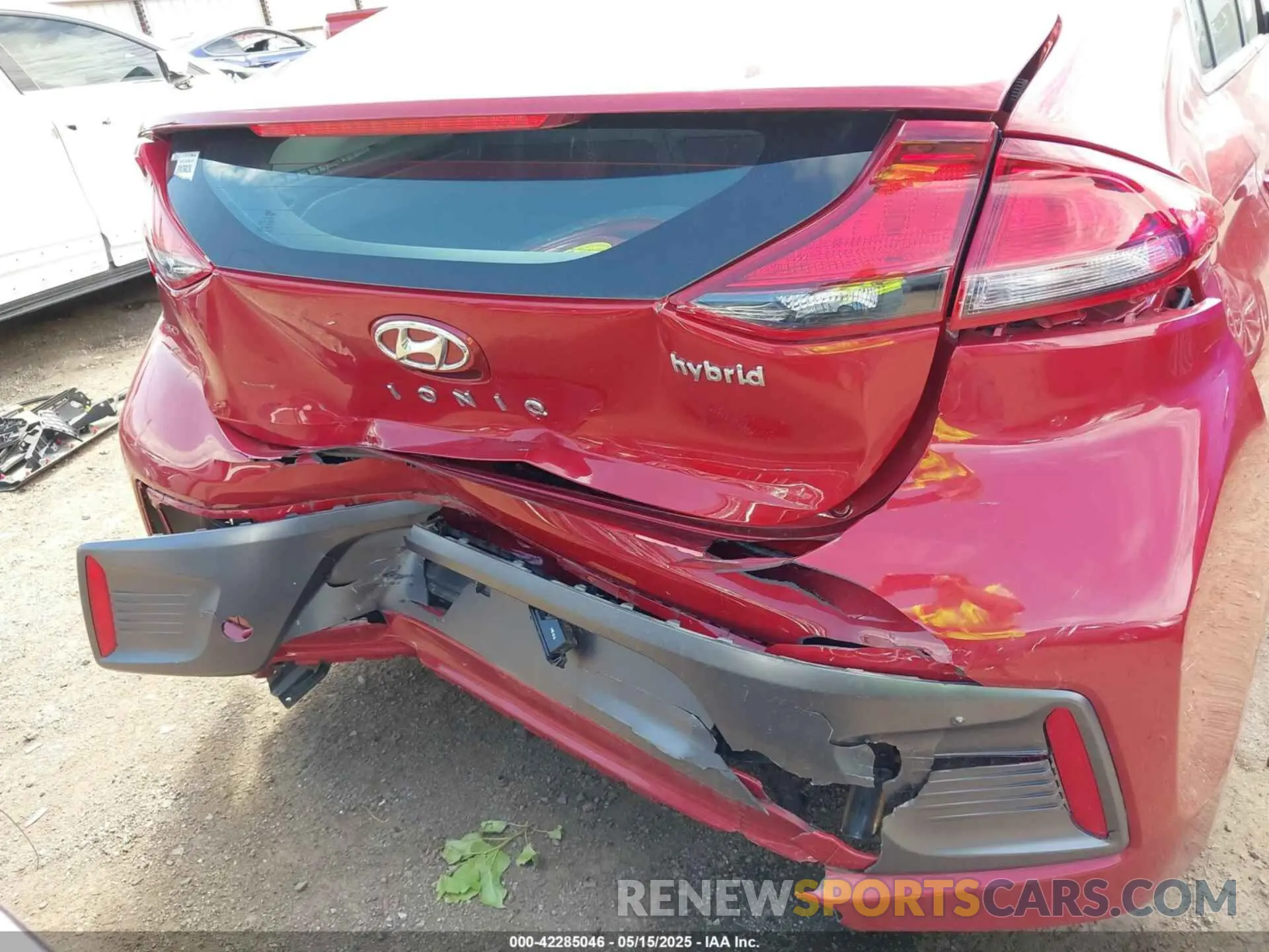 6 Фотография поврежденного автомобиля KMHC75LCXLU215373 HYUNDAI IONIQ HYBRID 2020