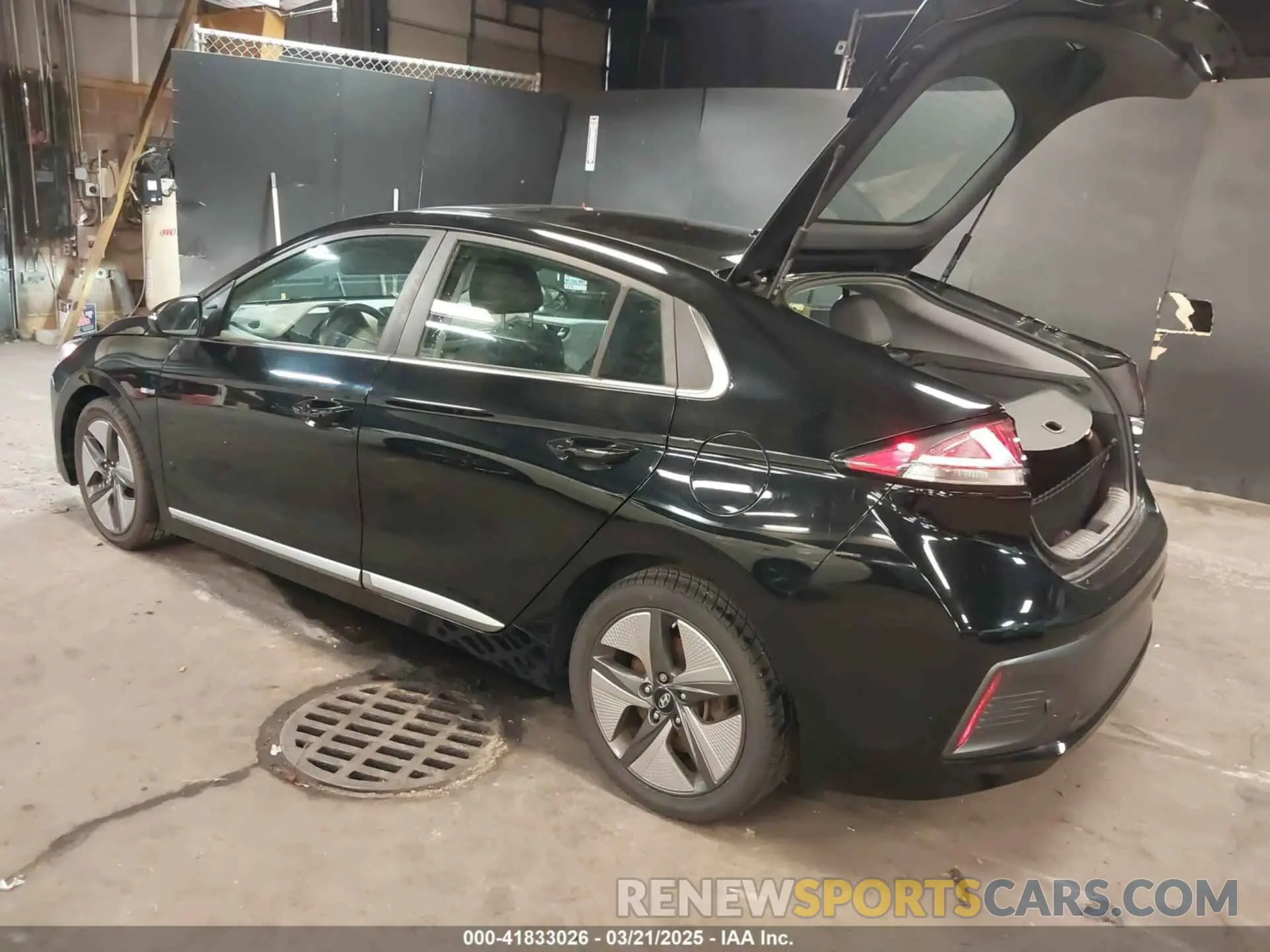 3 Photograph of a damaged car KMHC85LC9LU214700 HYUNDAI IONIQ HYBRID 2020