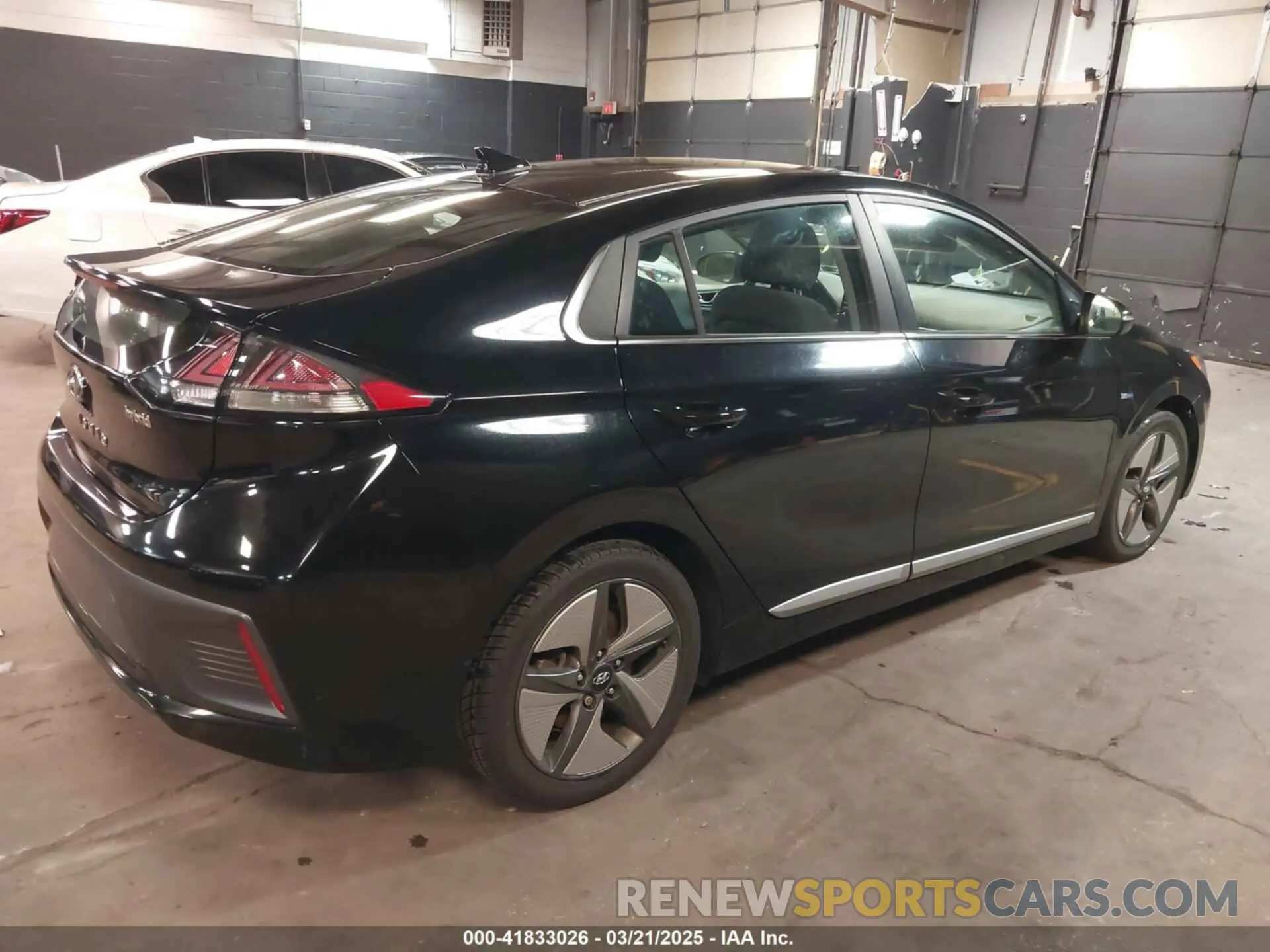 4 Photograph of a damaged car KMHC85LC9LU214700 HYUNDAI IONIQ HYBRID 2020