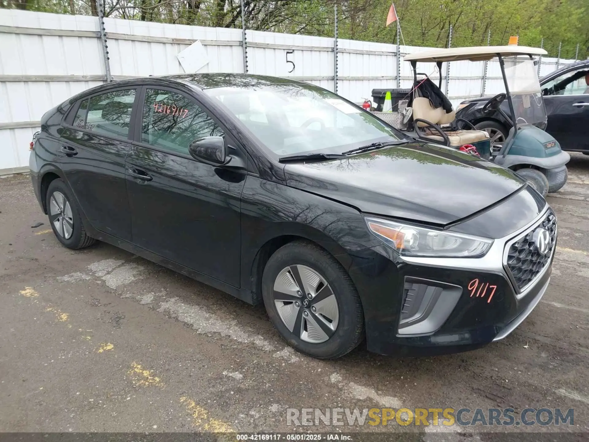 1 Photograph of a damaged car KMHC65LC0MU252971 HYUNDAI IONIQ HYBRID 2021