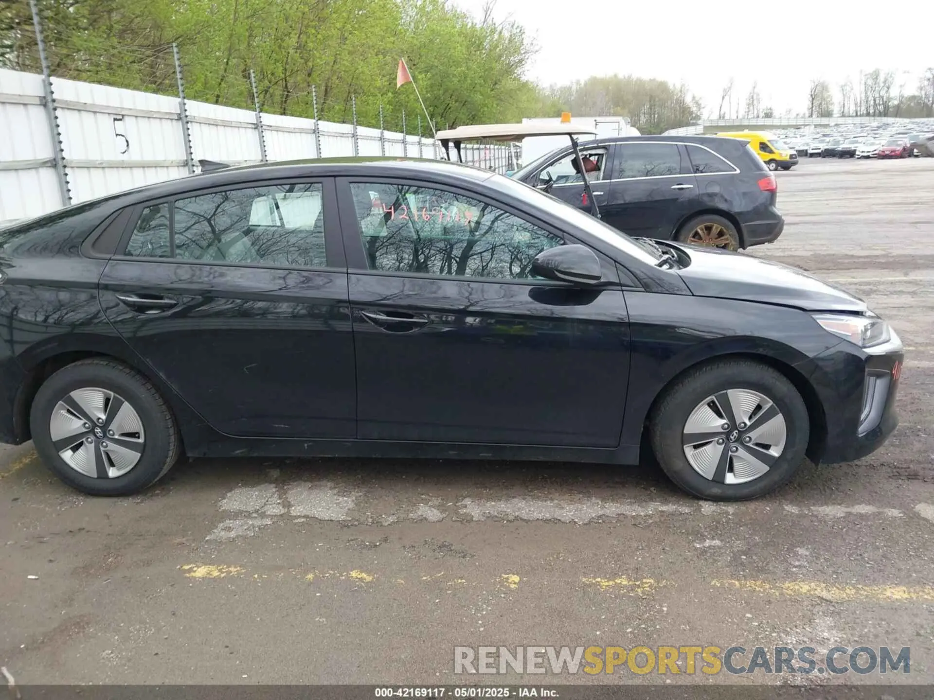 13 Photograph of a damaged car KMHC65LC0MU252971 HYUNDAI IONIQ HYBRID 2021