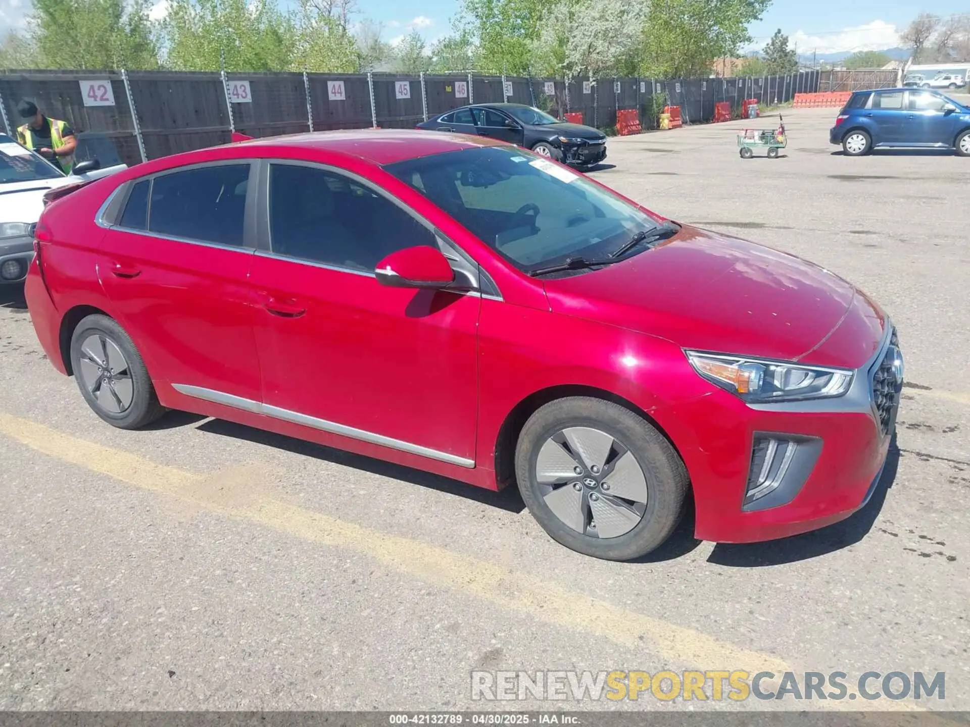 1 Photograph of a damaged car KMHC75LC4MU251111 HYUNDAI IONIQ HYBRID 2021