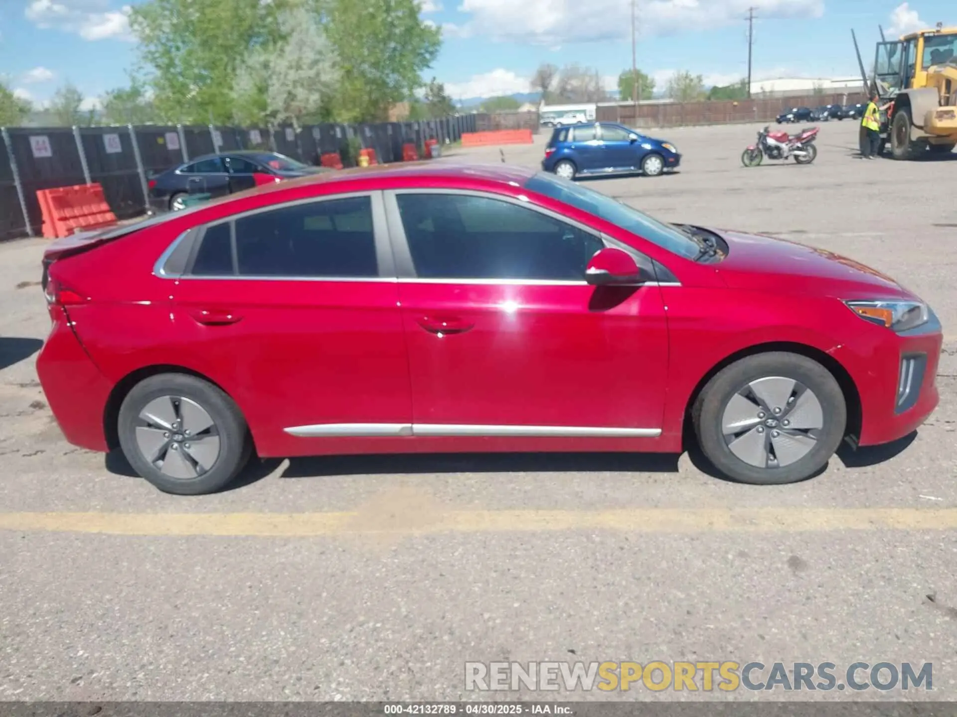 13 Photograph of a damaged car KMHC75LC4MU251111 HYUNDAI IONIQ HYBRID 2021