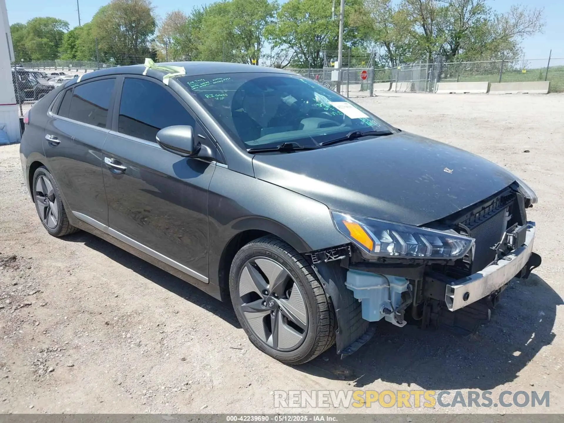 1 Photograph of a damaged car KMHC05LC5NU270689 HYUNDAI IONIQ HYBRID 2022