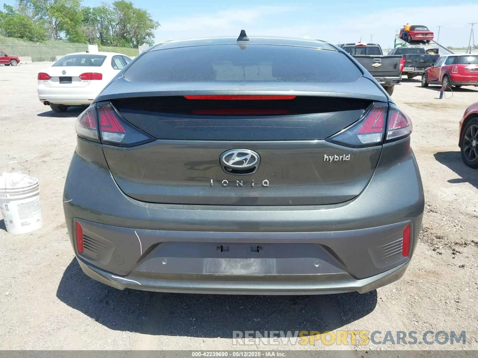 16 Photograph of a damaged car KMHC05LC5NU270689 HYUNDAI IONIQ HYBRID 2022