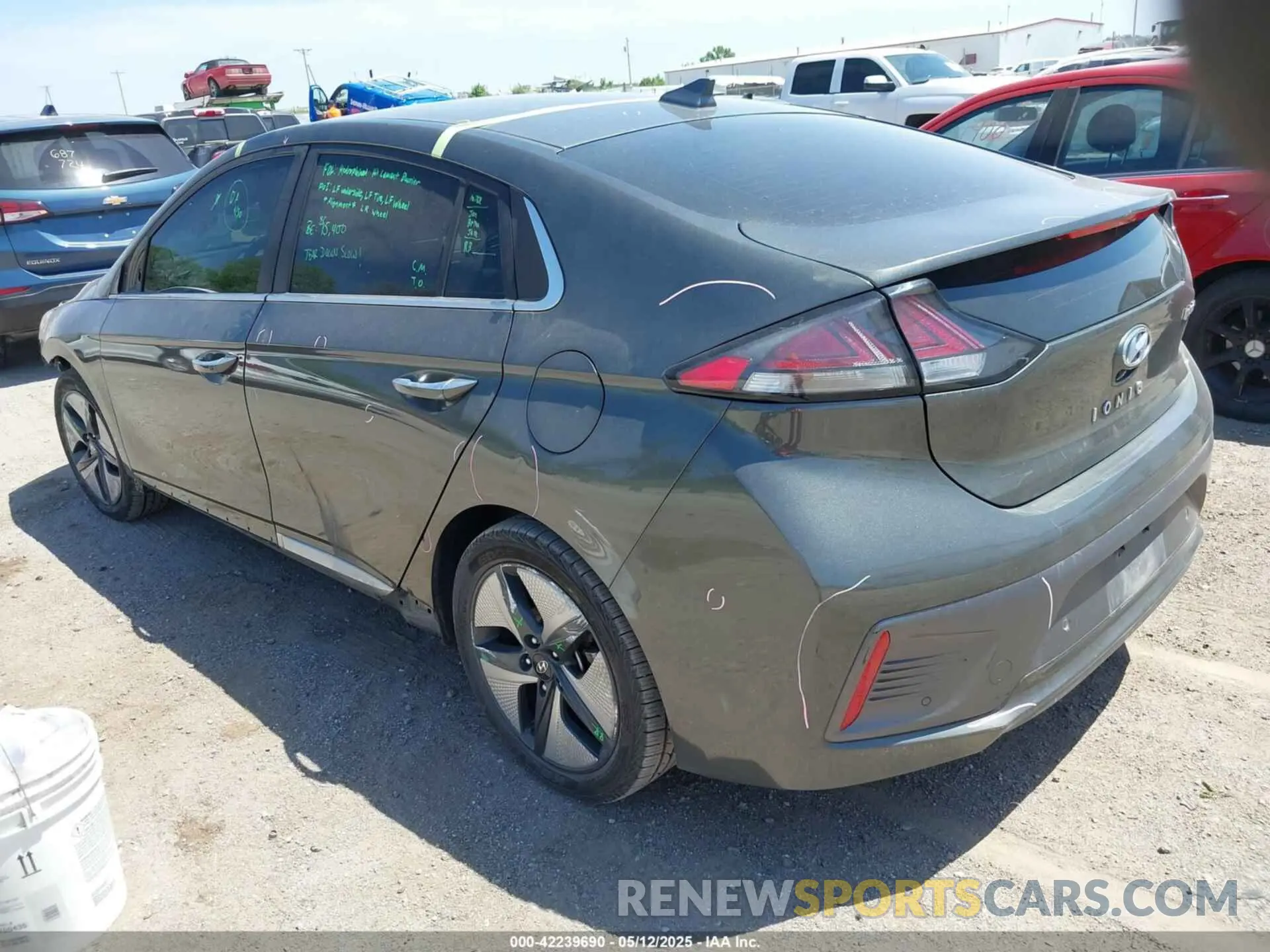 3 Photograph of a damaged car KMHC05LC5NU270689 HYUNDAI IONIQ HYBRID 2022