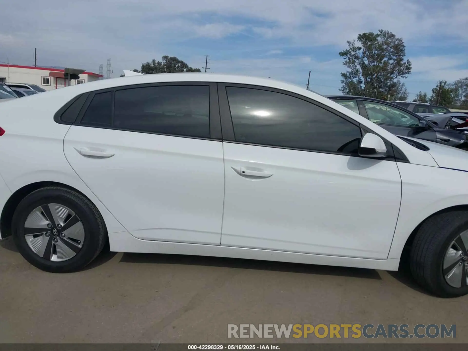 14 Фотография поврежденного автомобиля KMHC65LC3NU268499 HYUNDAI IONIQ HYBRID 2022