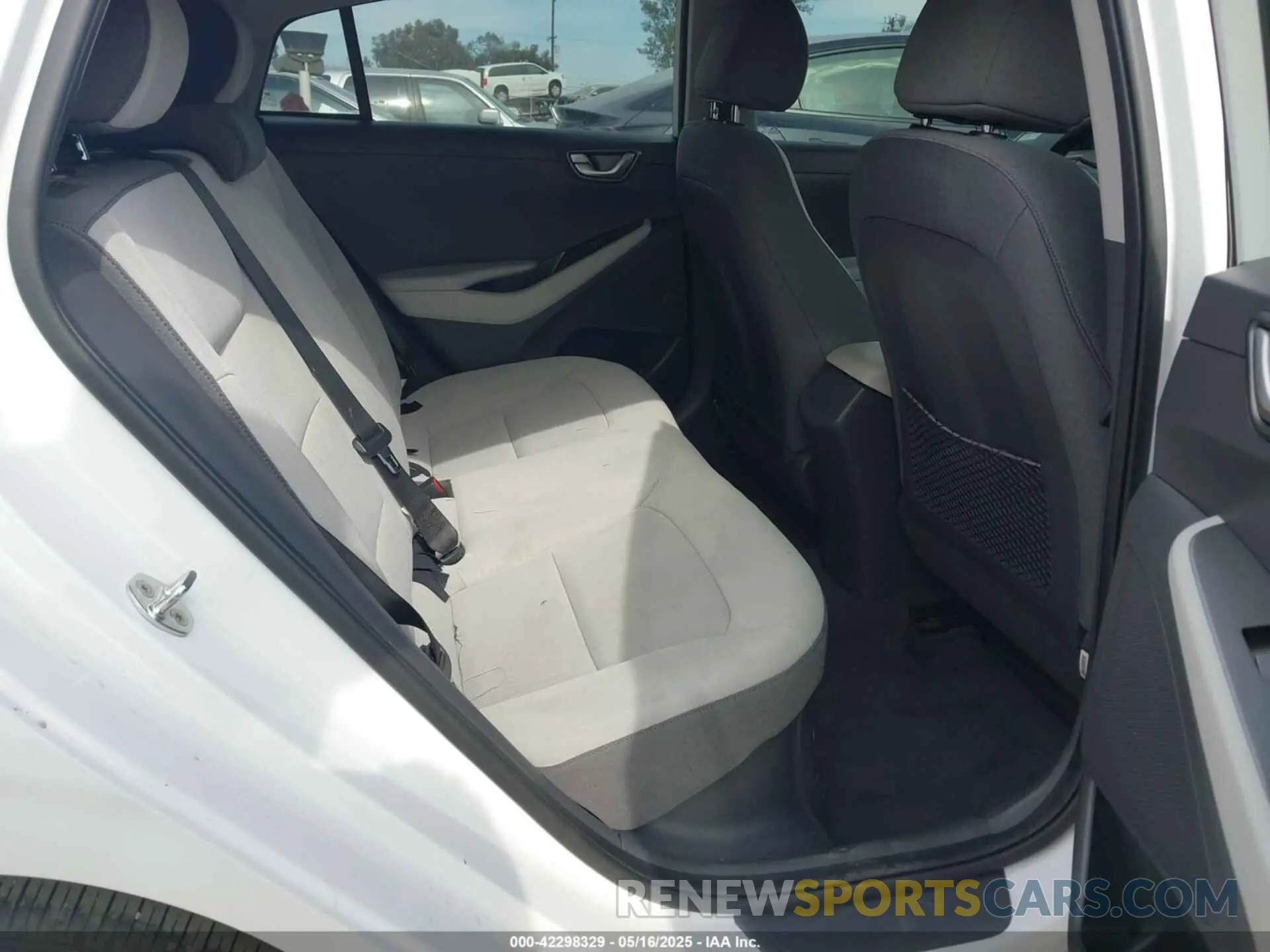 8 Фотография поврежденного автомобиля KMHC65LC3NU268499 HYUNDAI IONIQ HYBRID 2022