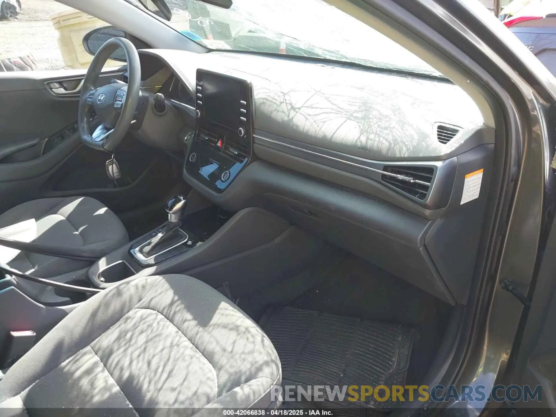 5 Photograph of a damaged car KMHC65LC5NU268438 HYUNDAI IONIQ HYBRID 2022