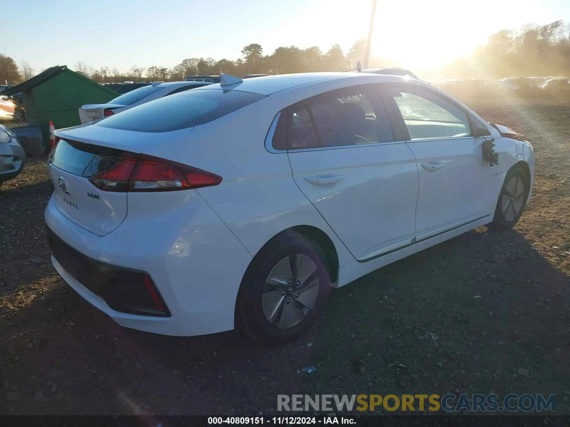 4 Фотография поврежденного автомобиля KMHC75LC3NU275210 HYUNDAI IONIQ HYBRID 2022