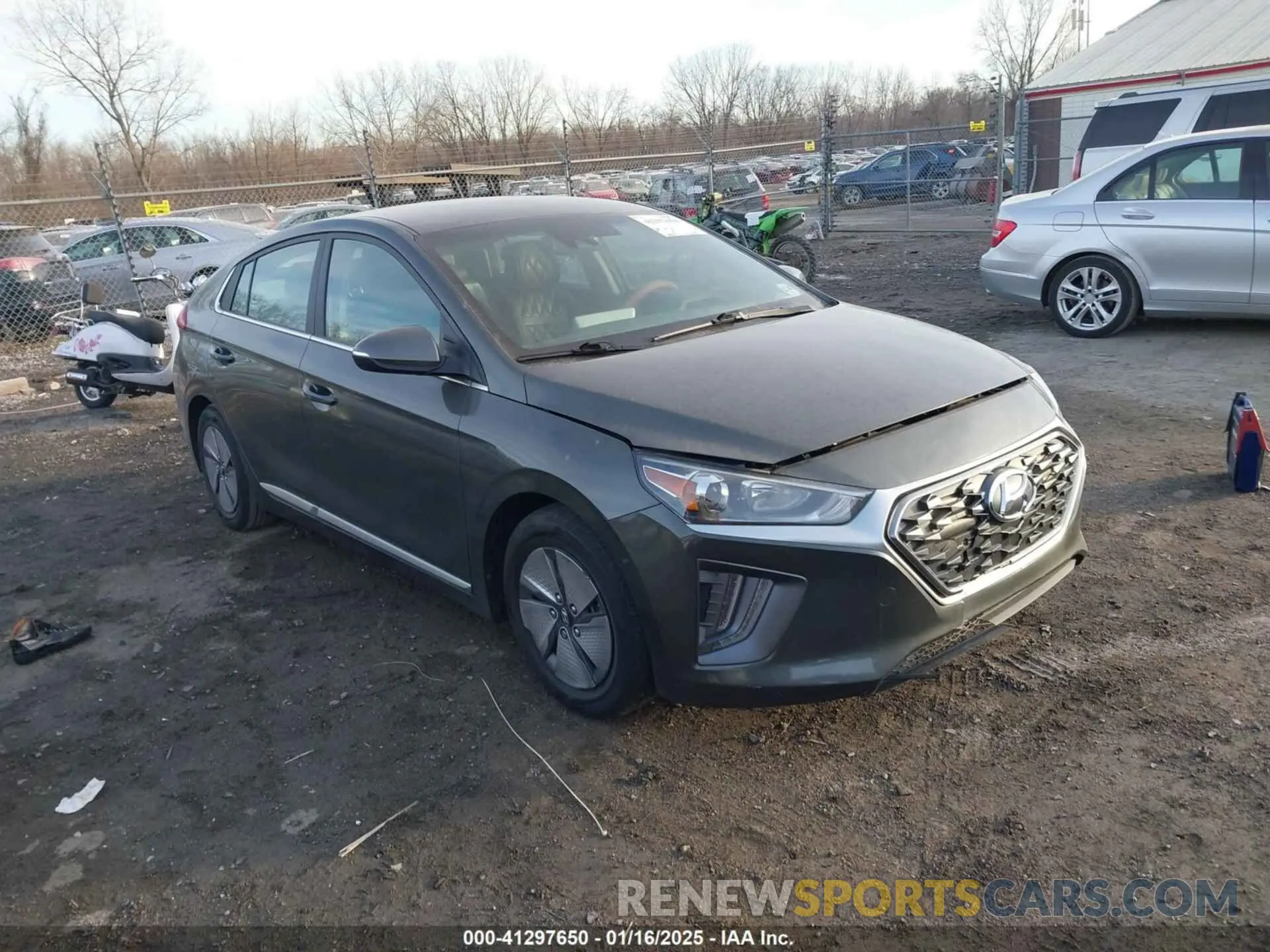 1 Photograph of a damaged car KMHC75LC6NU275962 HYUNDAI IONIQ HYBRID 2022