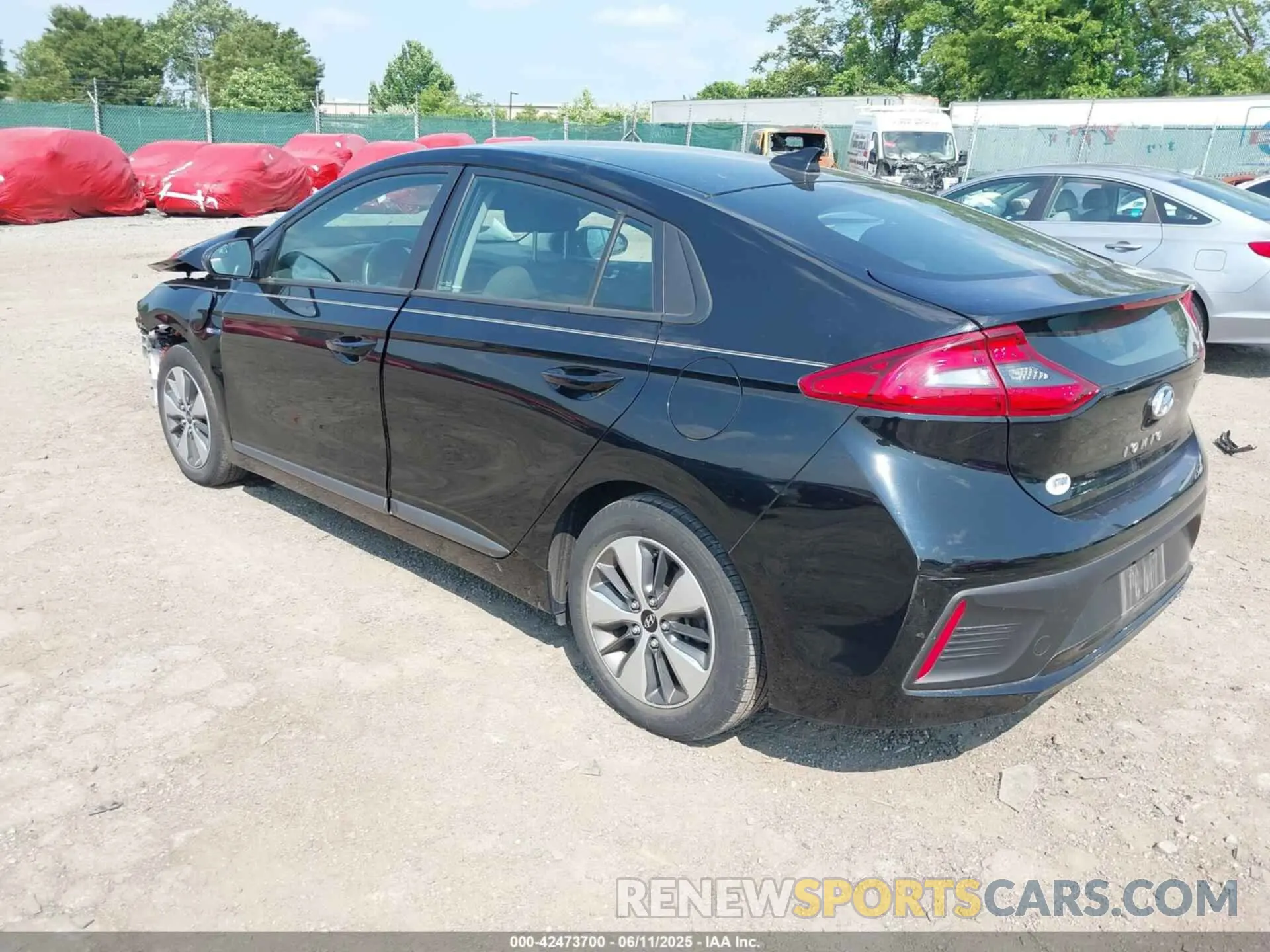 3 Photograph of a damaged car KMHC65LD0KU173452 HYUNDAI IONIQ PLUG-IN HYBRID 2019