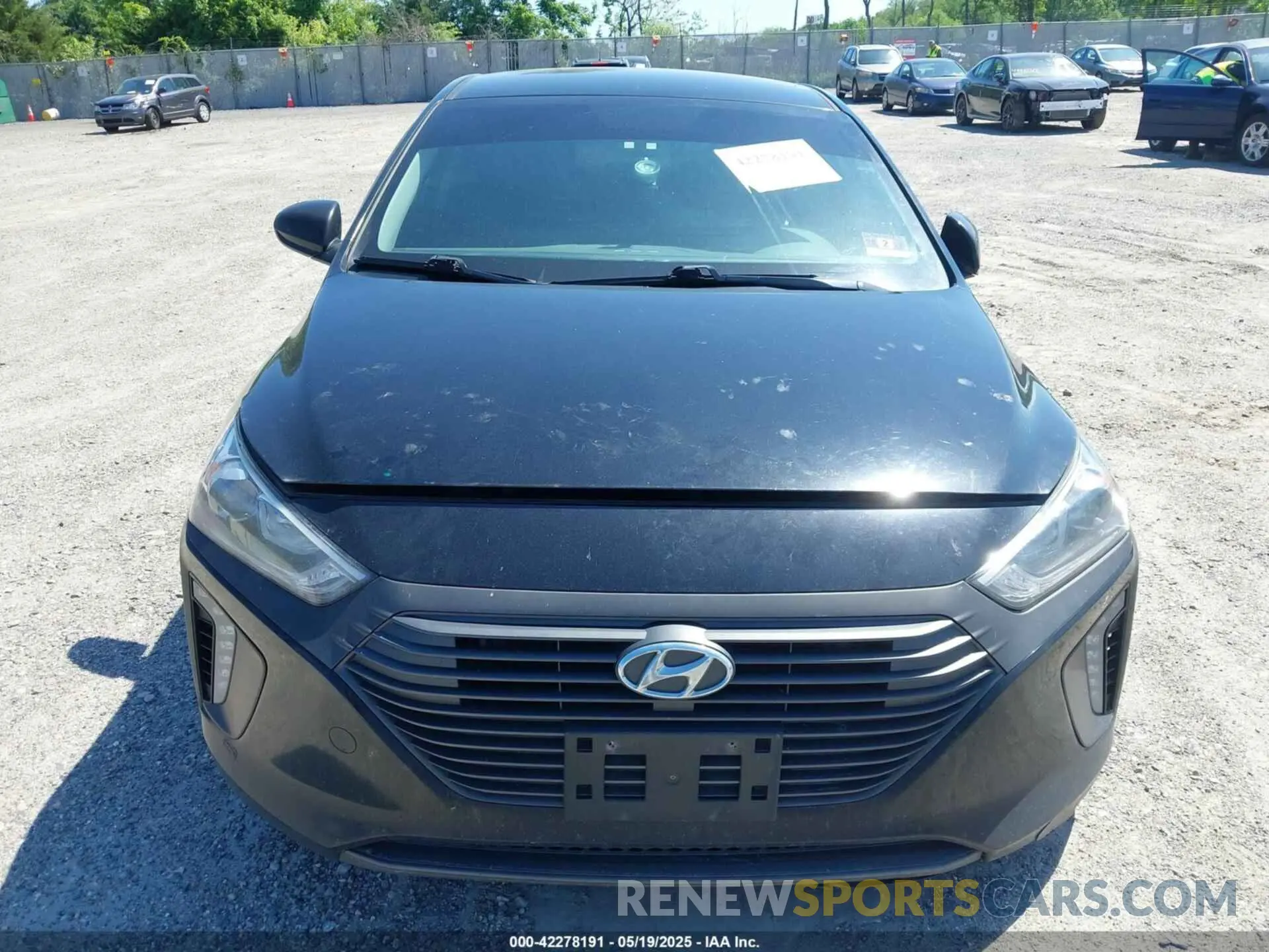 12 Фотография поврежденного автомобиля KMHC65LD5KU172667 HYUNDAI IONIQ PLUG-IN HYBRID 2019