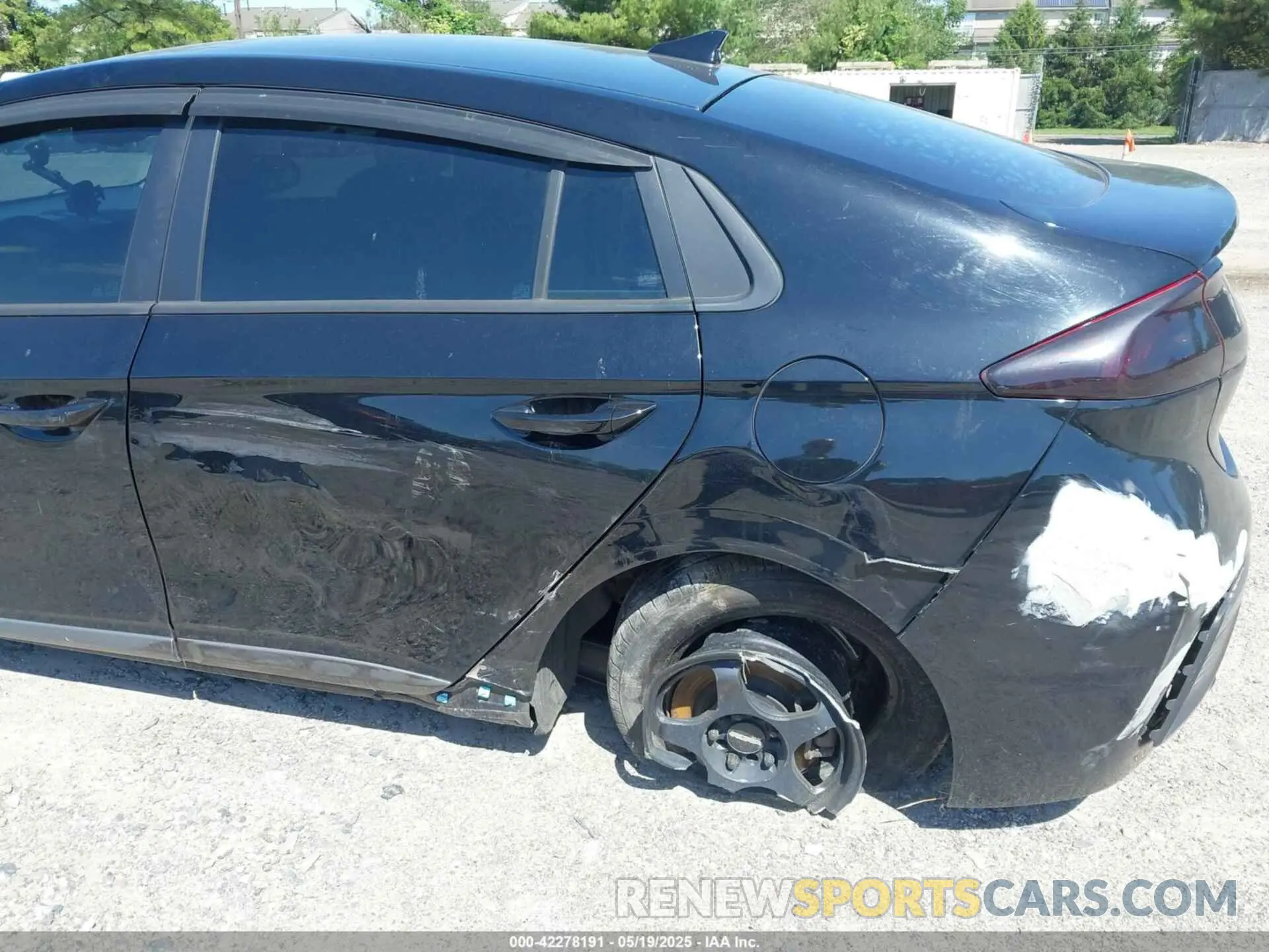 6 Фотография поврежденного автомобиля KMHC65LD5KU172667 HYUNDAI IONIQ PLUG-IN HYBRID 2019