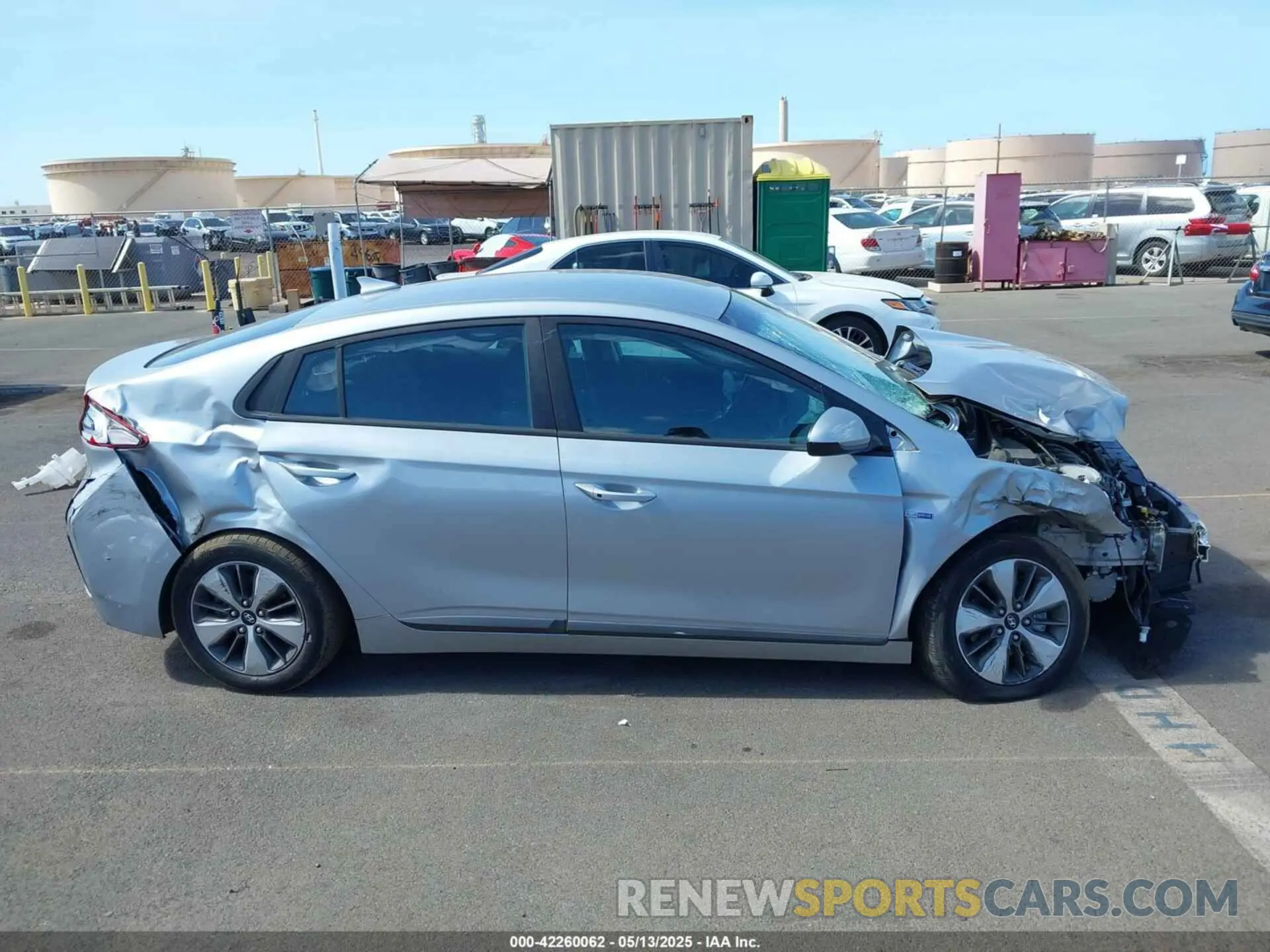 14 Фотография поврежденного автомобиля KMHC65LD9KU178942 HYUNDAI IONIQ PLUG-IN HYBRID 2019