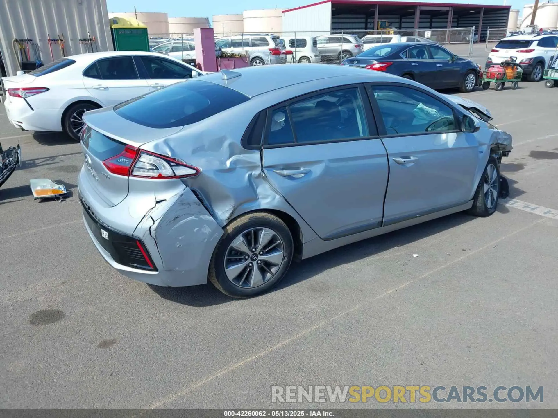 4 Фотография поврежденного автомобиля KMHC65LD9KU178942 HYUNDAI IONIQ PLUG-IN HYBRID 2019