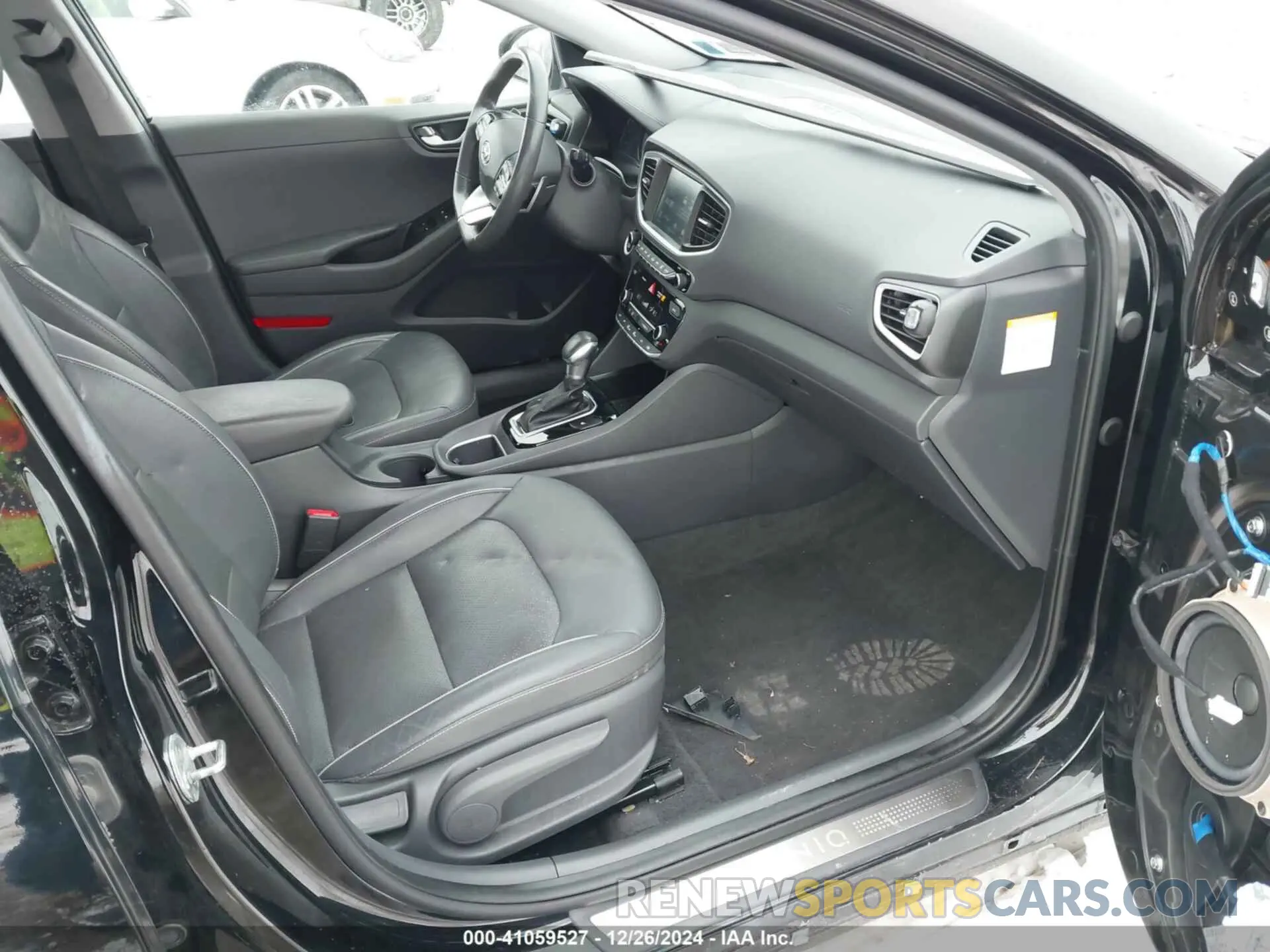 1 Фотография поврежденного автомобиля KMHC75LD7KU147976 HYUNDAI IONIQ PLUG-IN HYBRID 2019