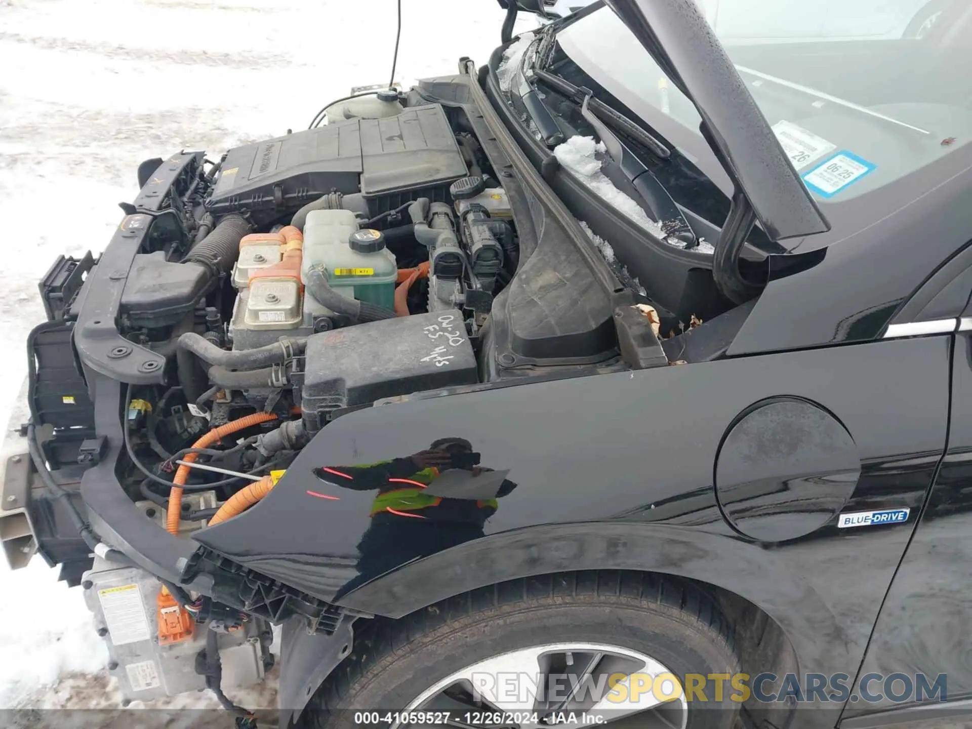 18 Фотография поврежденного автомобиля KMHC75LD7KU147976 HYUNDAI IONIQ PLUG-IN HYBRID 2019