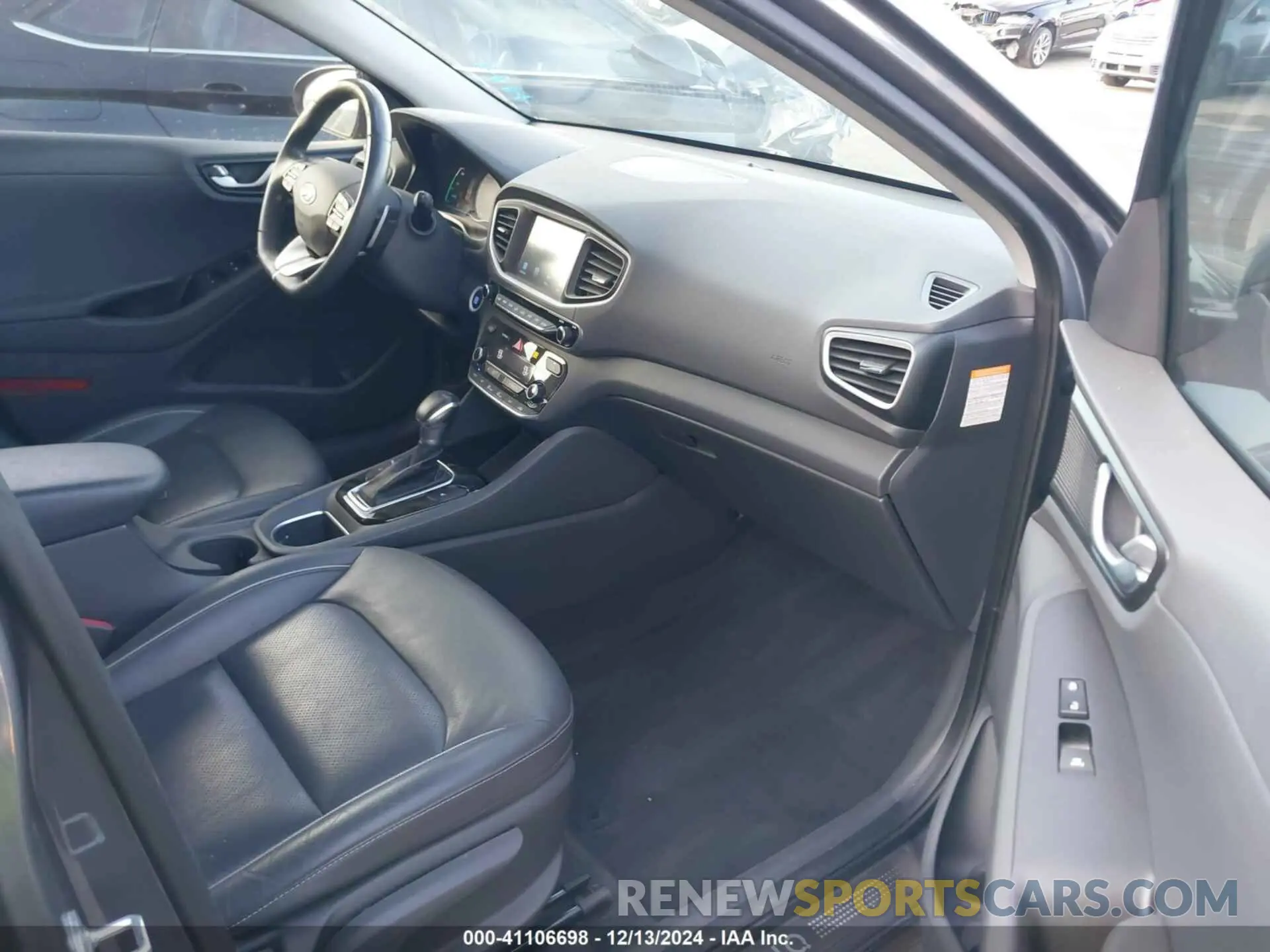5 Фотография поврежденного автомобиля KMHC75LD8KU105526 HYUNDAI IONIQ PLUG-IN HYBRID 2019