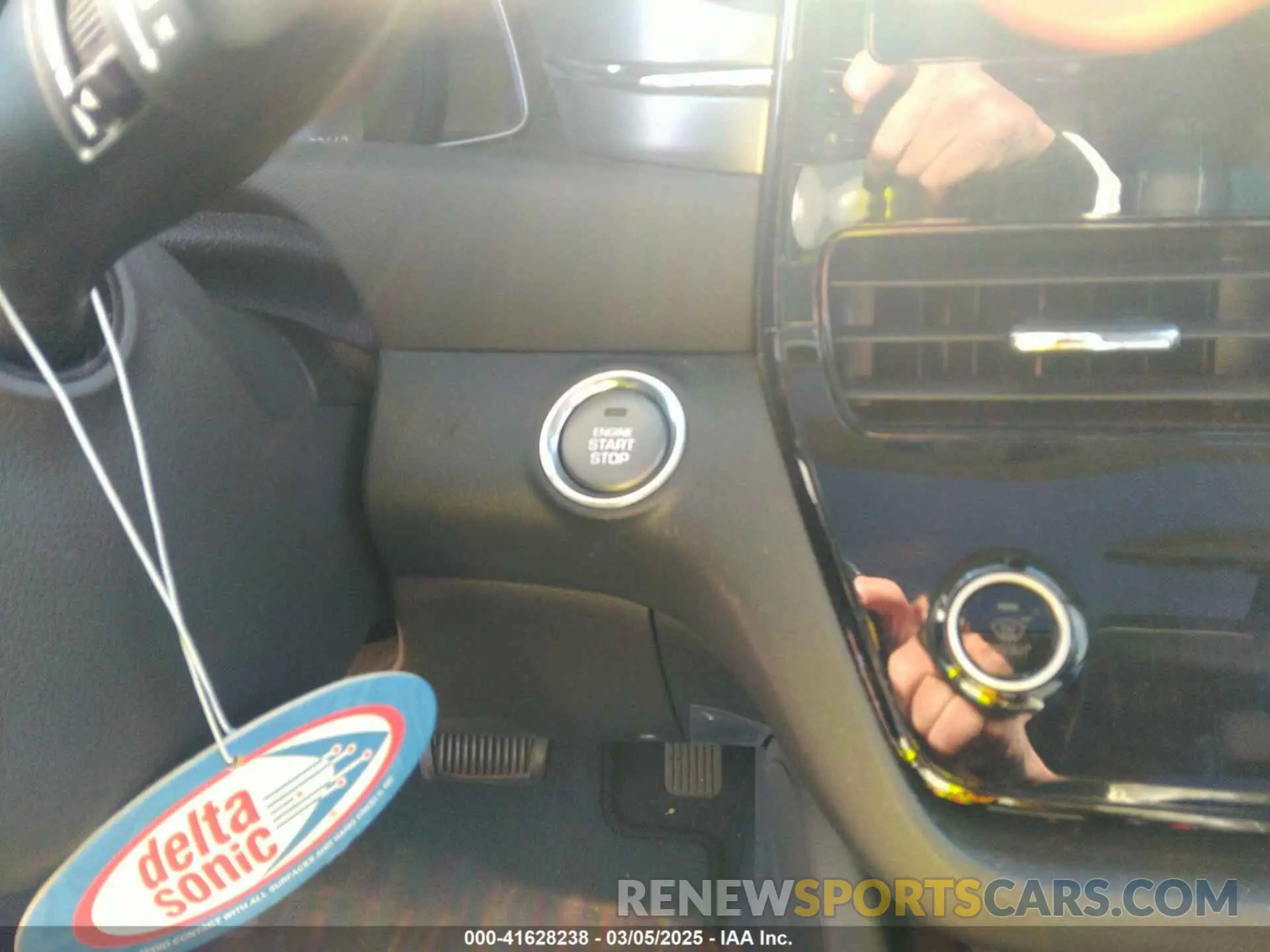 11 Photograph of a damaged car KMHCX5LD3LU241239 HYUNDAI IONIQ PLUG-IN HYBRID 2020