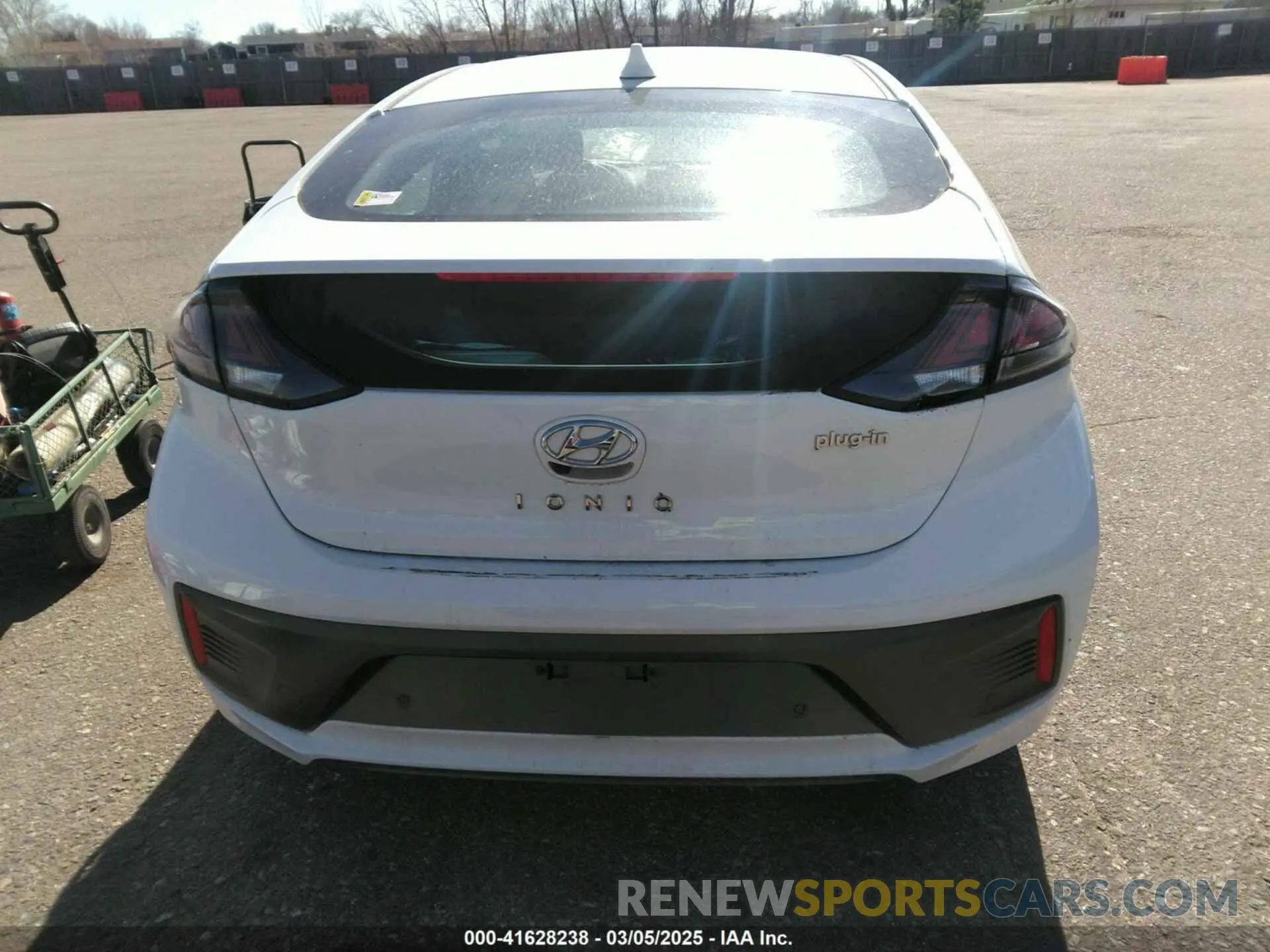 16 Photograph of a damaged car KMHCX5LD3LU241239 HYUNDAI IONIQ PLUG-IN HYBRID 2020