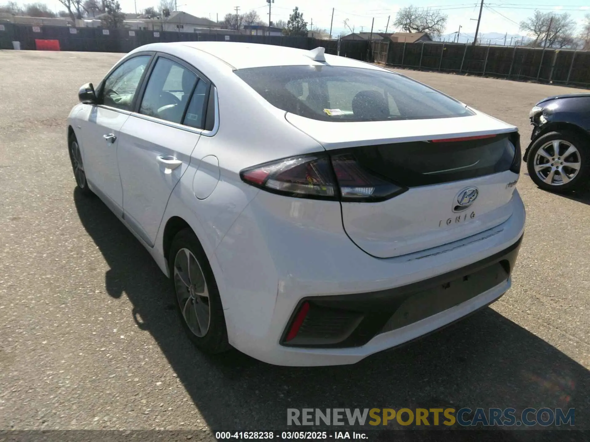 3 Photograph of a damaged car KMHCX5LD3LU241239 HYUNDAI IONIQ PLUG-IN HYBRID 2020