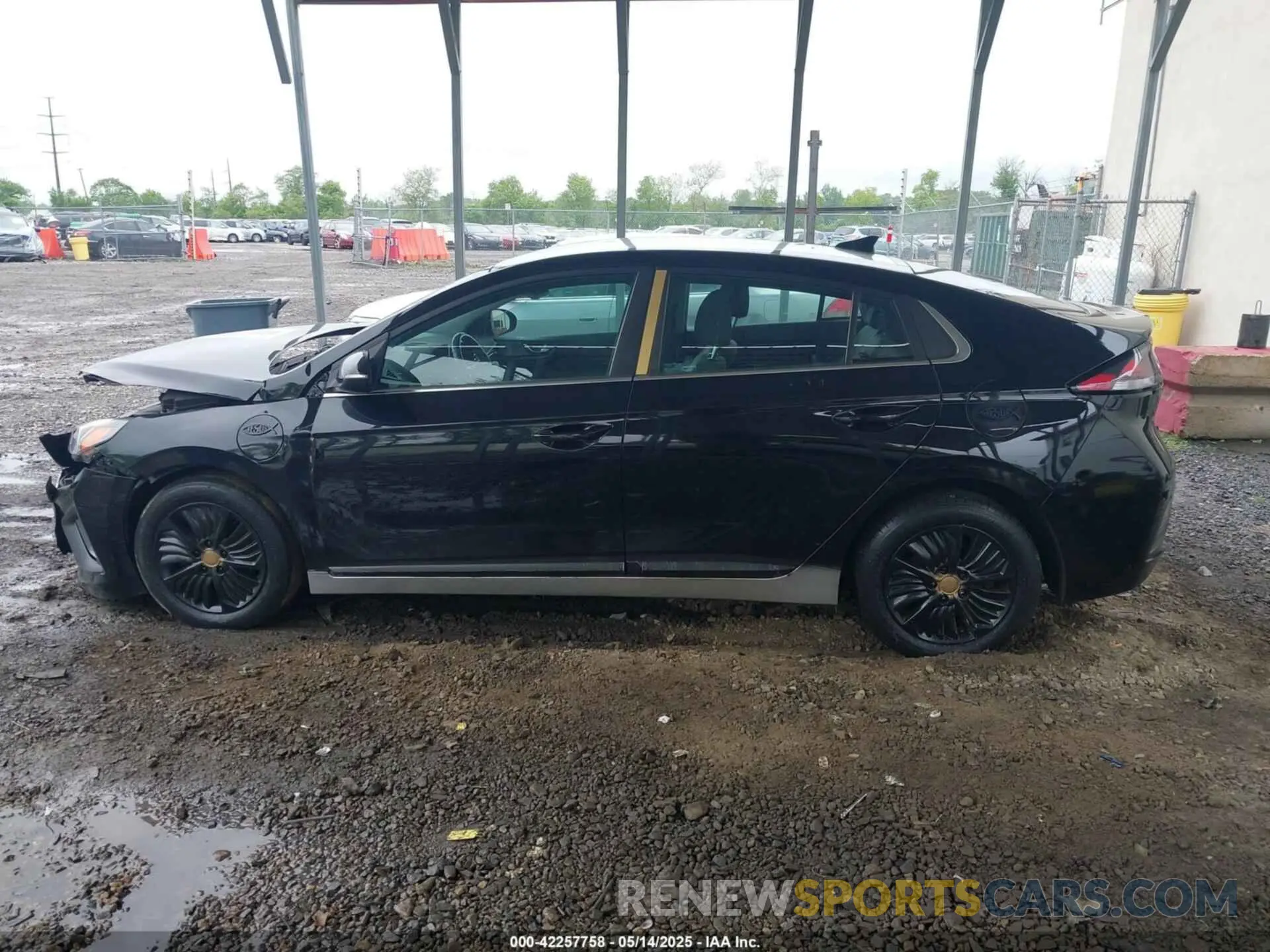 13 Photograph of a damaged car KMHC75LDXMU248190 HYUNDAI IONIQ PLUG-IN HYBRID 2021