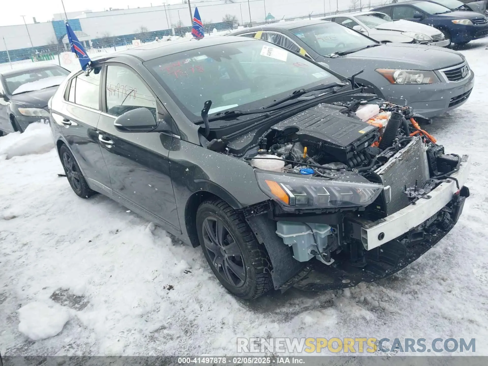 1 Фотография поврежденного автомобиля KMHCX5LD8MU250598 HYUNDAI IONIQ PLUG-IN HYBRID 2021
