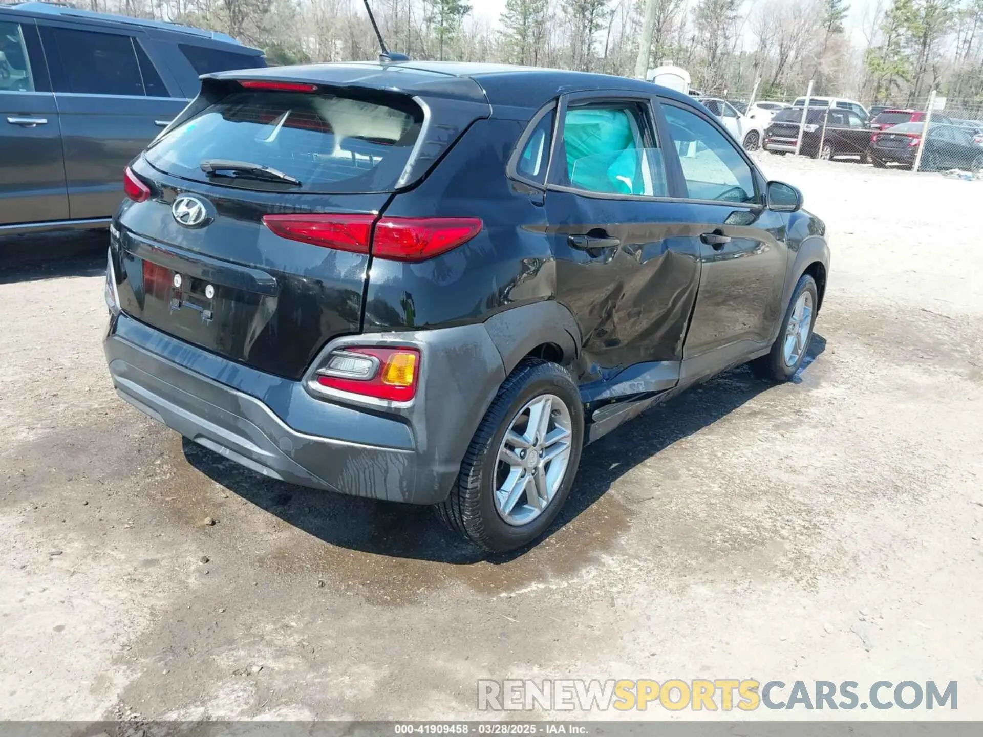 4 Photograph of a damaged car KM8K12AA0KU384006 HYUNDAI KONA 2019