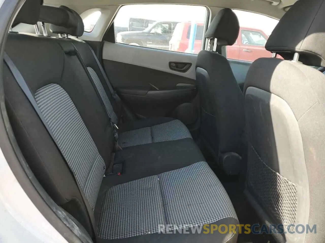 11 Photograph of a damaged car KM8K12AA2KU242241 HYUNDAI KONA 2019