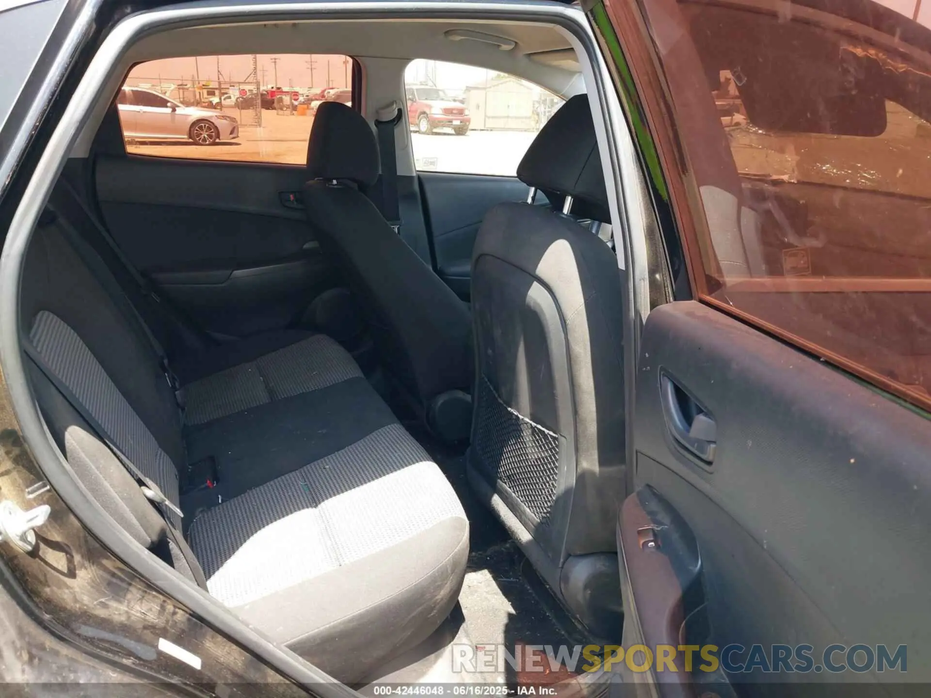 8 Photograph of a damaged car KM8K1CAA0KU292500 HYUNDAI KONA 2019