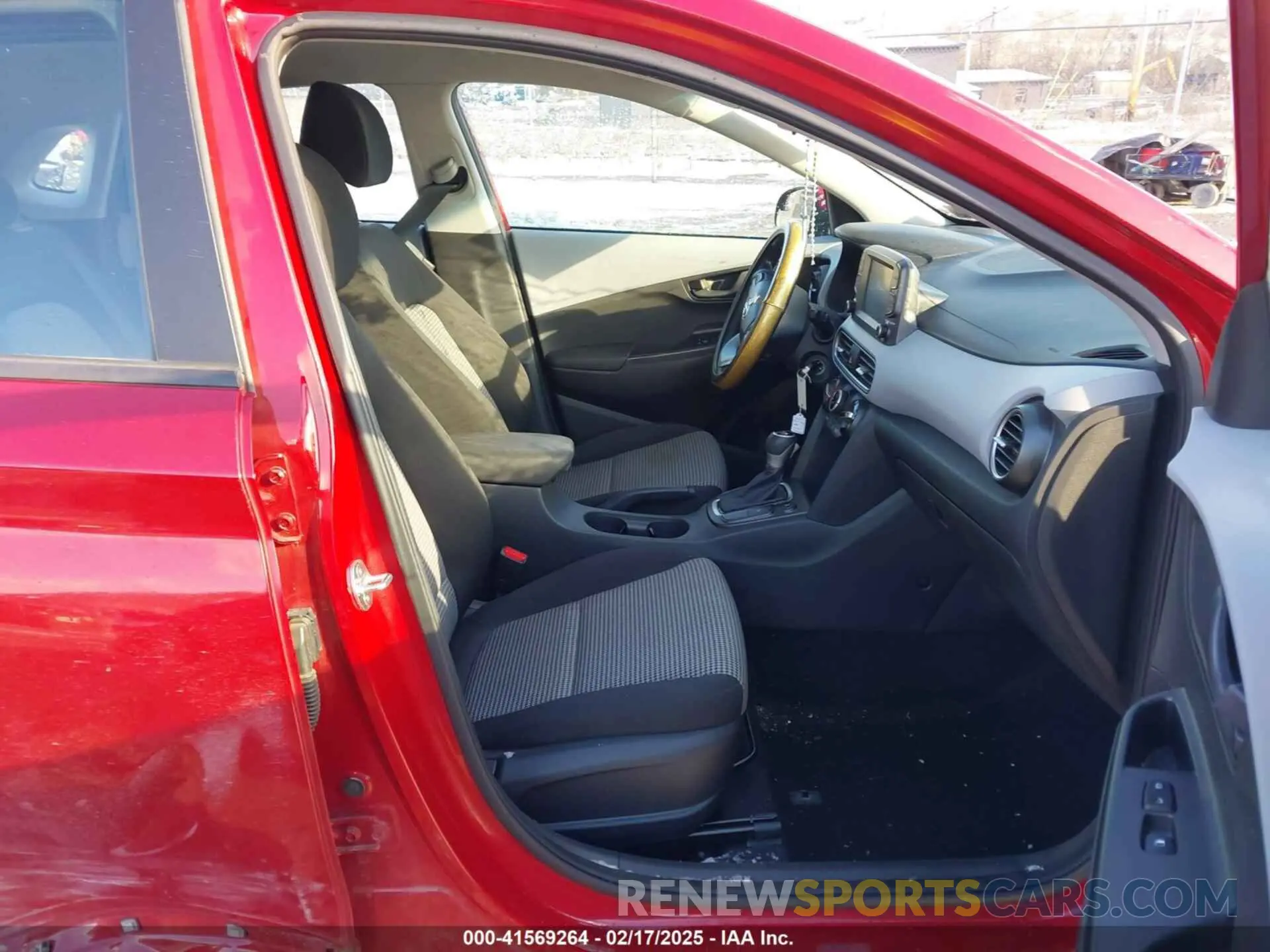 5 Photograph of a damaged car KM8K1CAA2KU352874 HYUNDAI KONA 2019