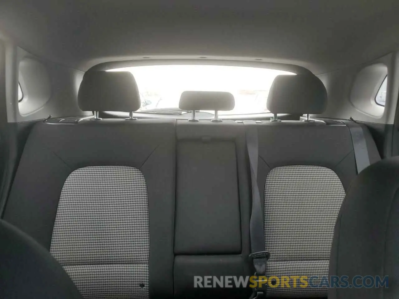 10 Photograph of a damaged car KM8K1CAA7KU300897 HYUNDAI KONA 2019