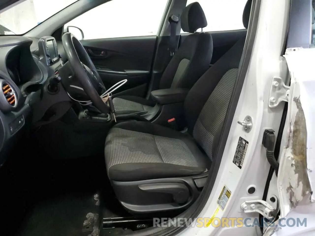 7 Photograph of a damaged car KM8K1CAA7KU300897 HYUNDAI KONA 2019