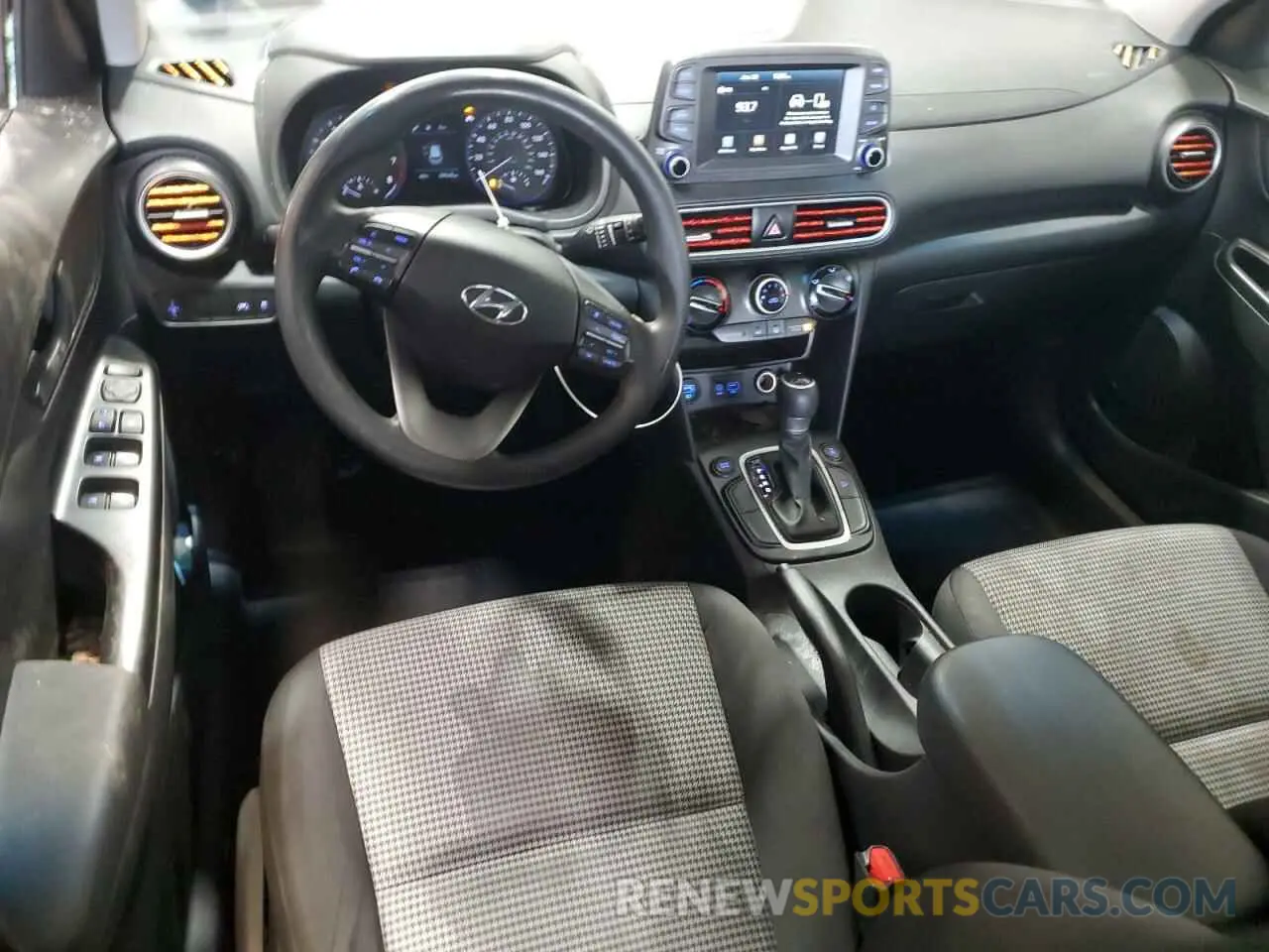 8 Photograph of a damaged car KM8K1CAA7KU300897 HYUNDAI KONA 2019