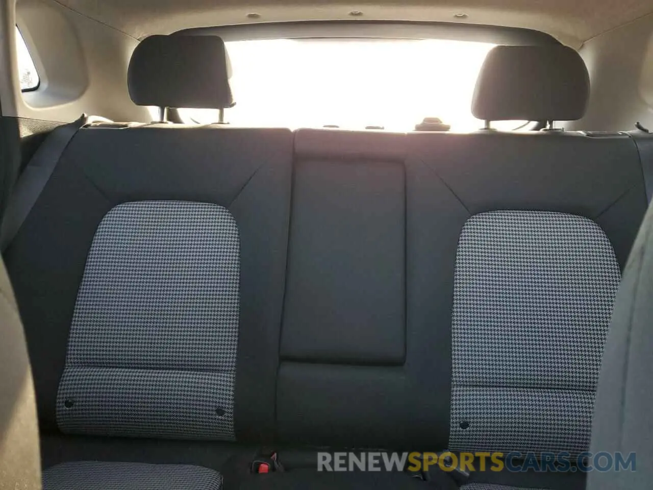 10 Photograph of a damaged car KM8K2CAA3KU366280 HYUNDAI KONA 2019