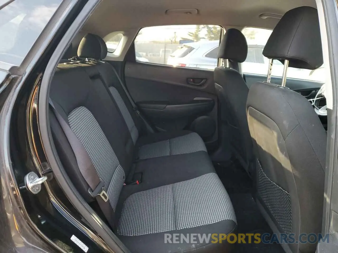 11 Photograph of a damaged car KM8K2CAA3KU366280 HYUNDAI KONA 2019